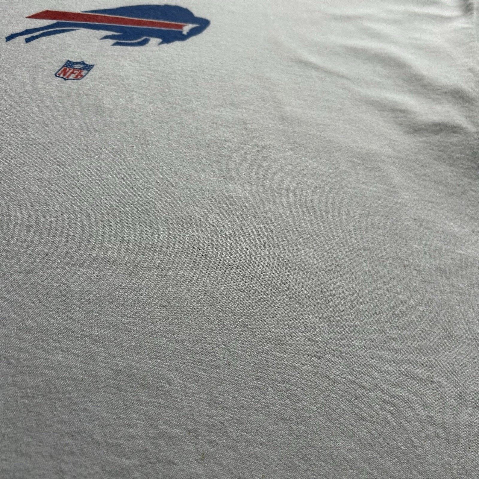 Gildan Vintage Buffalo Bills T Shirt XL Y2K NFL Football Logo White Size US XL / EU 56 / 4 - 7 Thumbnail