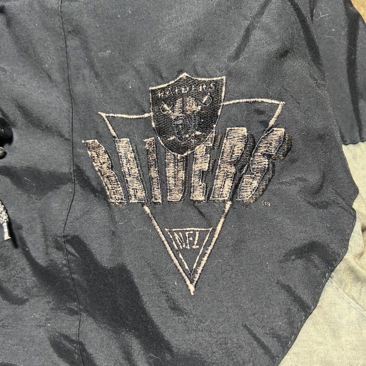 NFL Vintage Raiders Embroidered Faded Hoodie Size US M / EU 48-50 / 2 - 12 Thumbnail