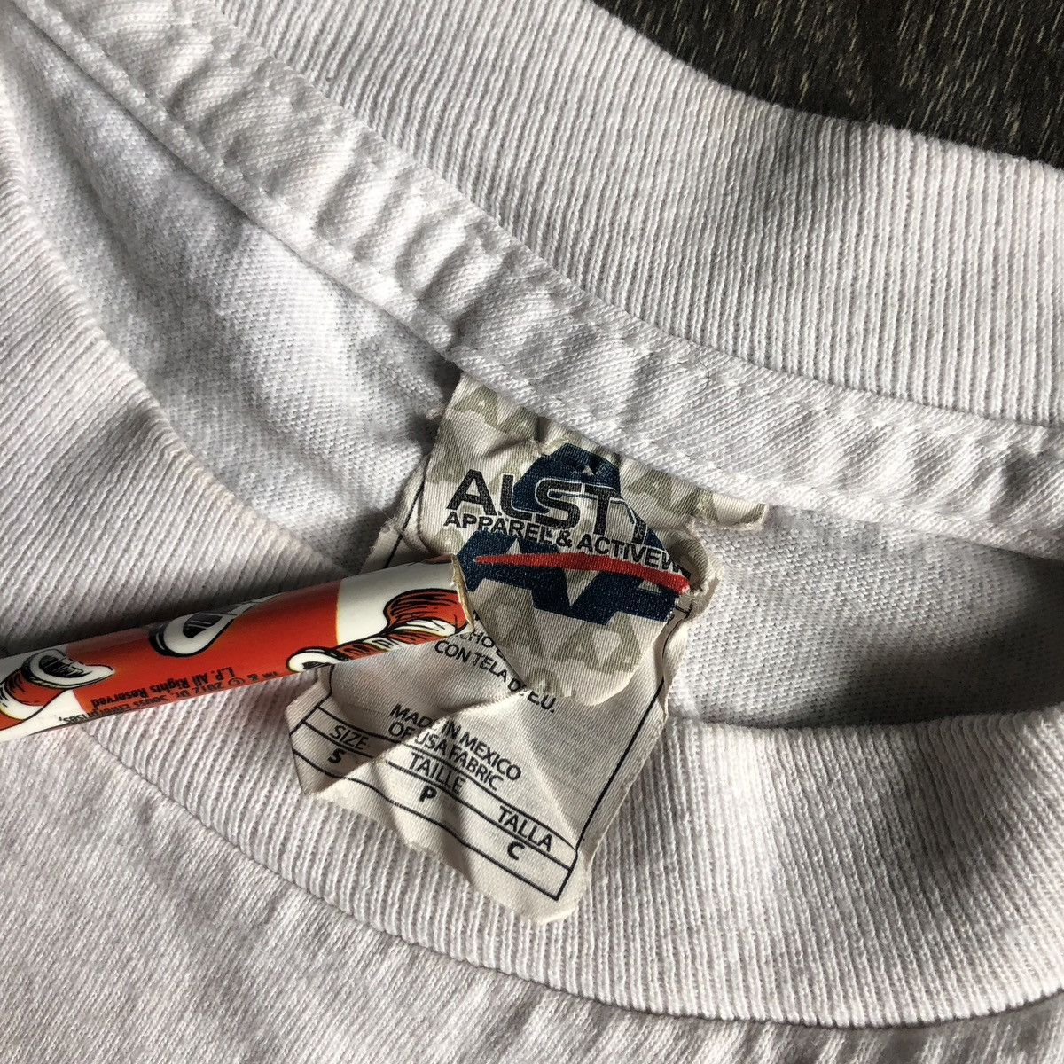 Vintage Vintage 2000s Cartoon Nipple Squeeze Humor Funny Logo Tee Size US S / EU 44-46 / 1 - 4 Thumbnail