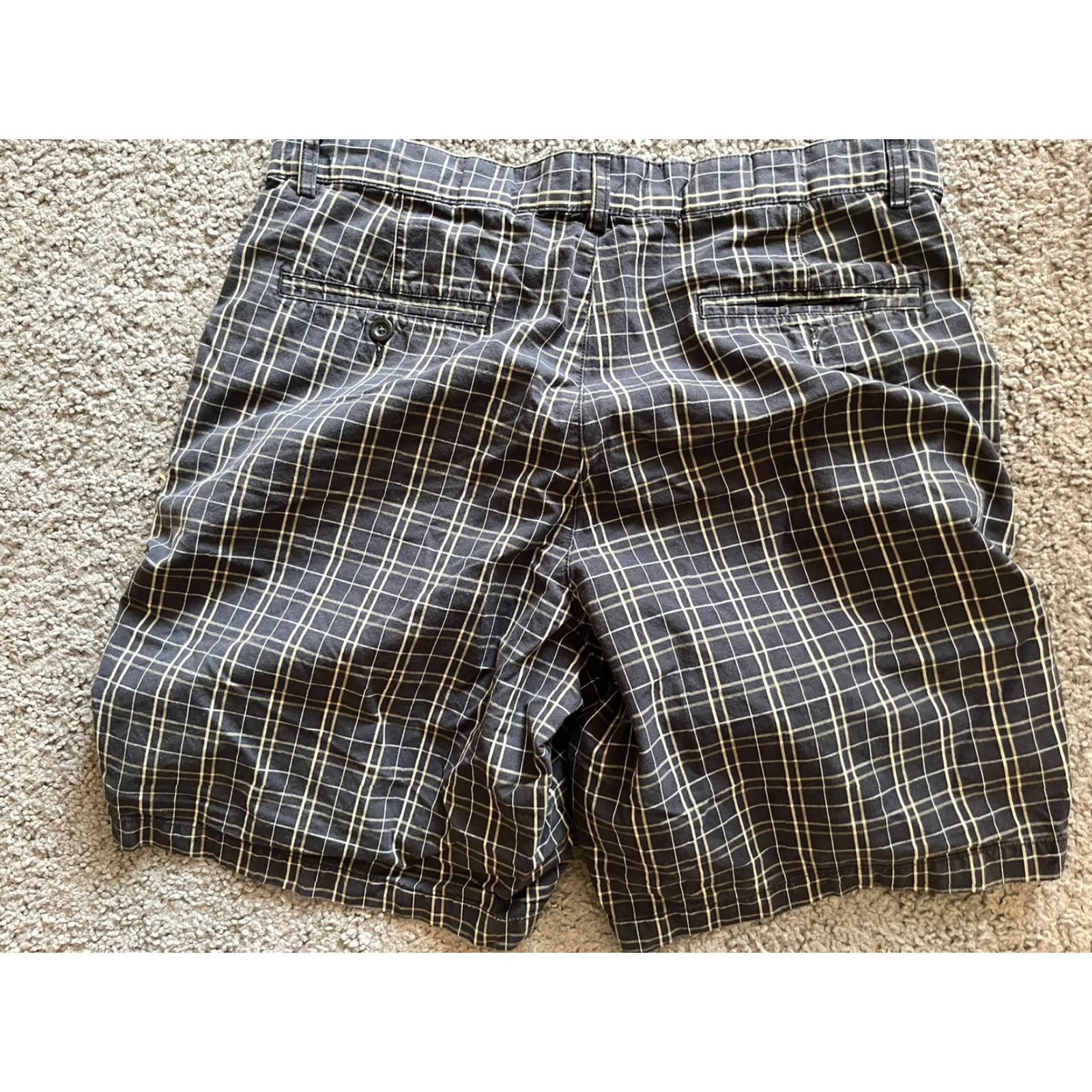 Roundtree & Yorke VINTAGE Roundtree & Yorke Plaid Cargo Shorts 34 Black Regular Mens Size US 34 / EU 50 - 2 Thumbnail