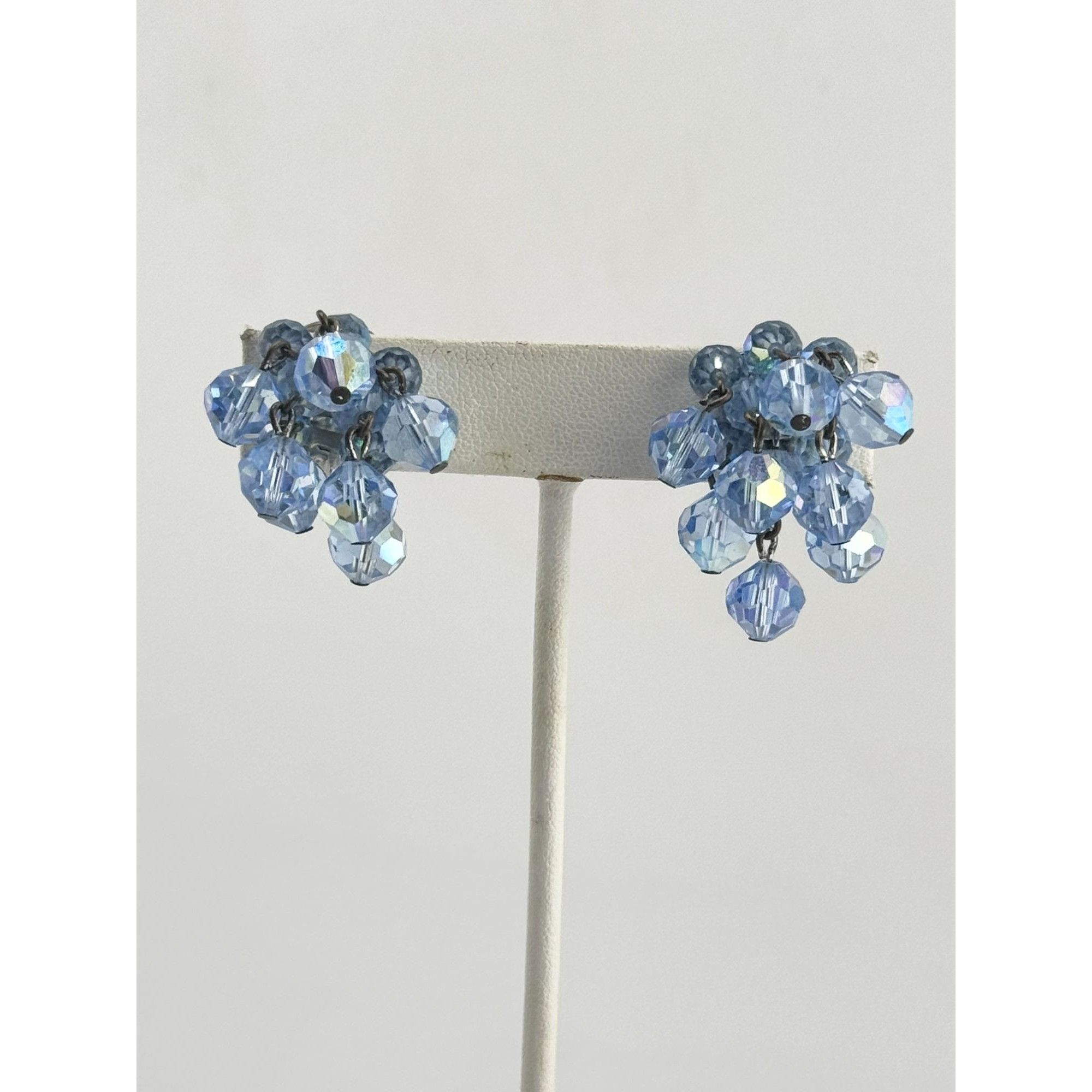 Vintage Vintage blue crystal tassel dangle earrings. clip on earring Size ONE SIZE - 2 Thumbnail