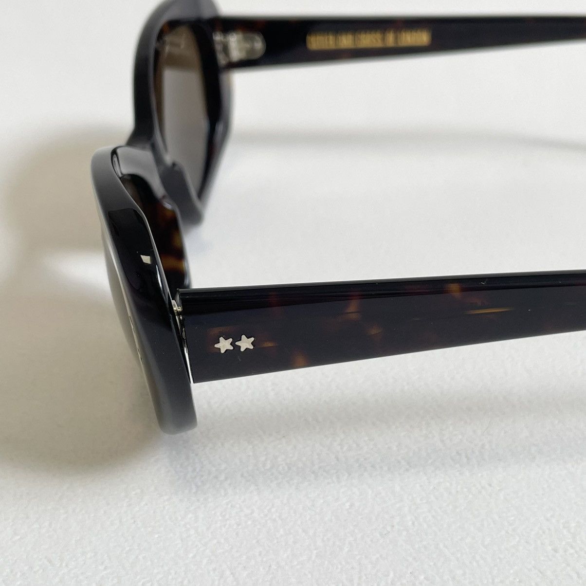 Cutler and Gross Tortoiseshell Oval ‘Cat Eye’ 70s Sunglasses Size ONE SIZE - 7 Thumbnail