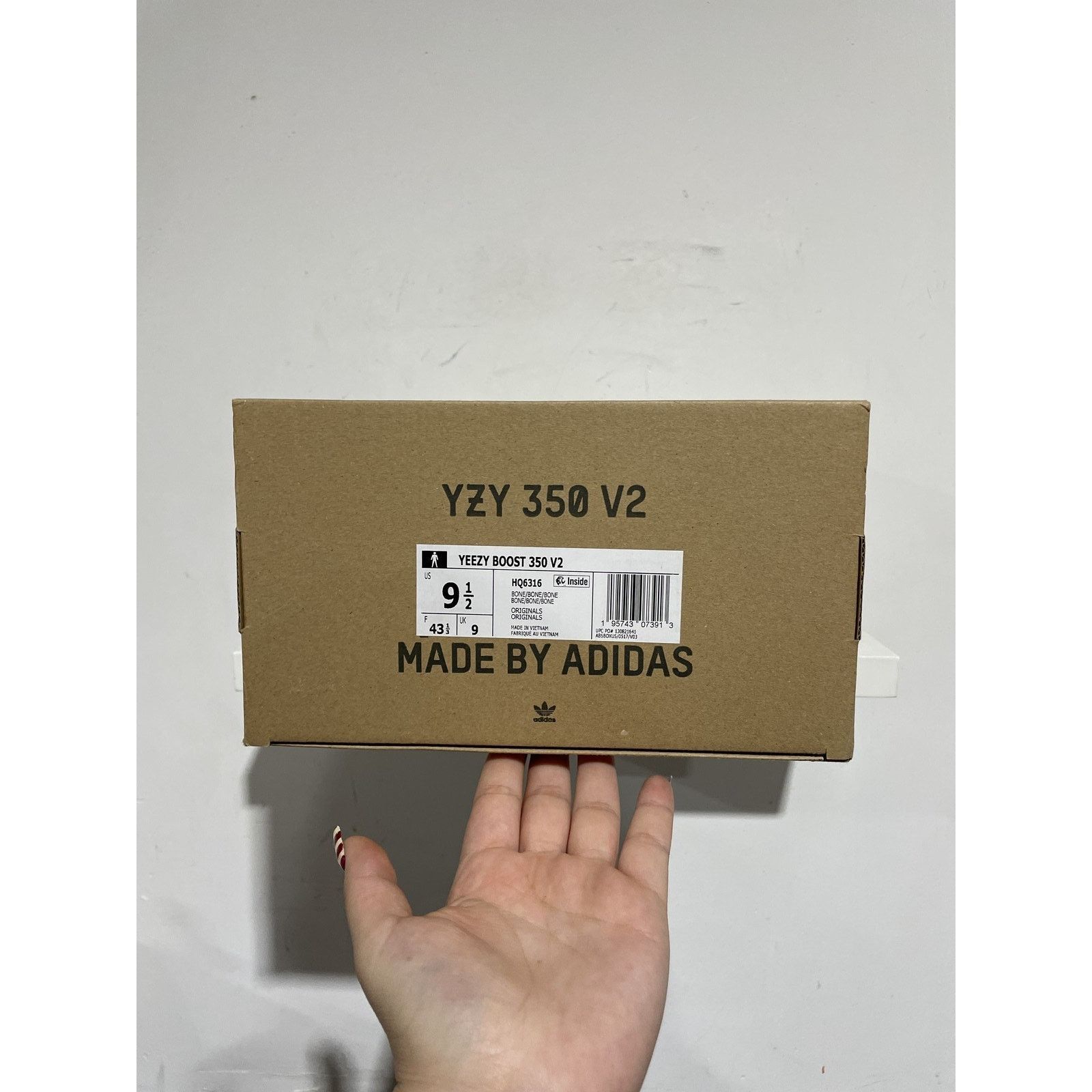 Adidas ADIDAS YEEZY BOOST 350 V2 BONE SIZE 9.5 NEW Size US 9.5 / EU 42-43 - 8 Thumbnail
