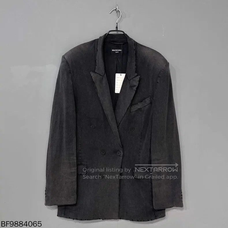 Balenciaga Balenciaga Distressed Worn-Out Blazer. Size US M / EU 48-50 / 2 - 1 Thumbnail