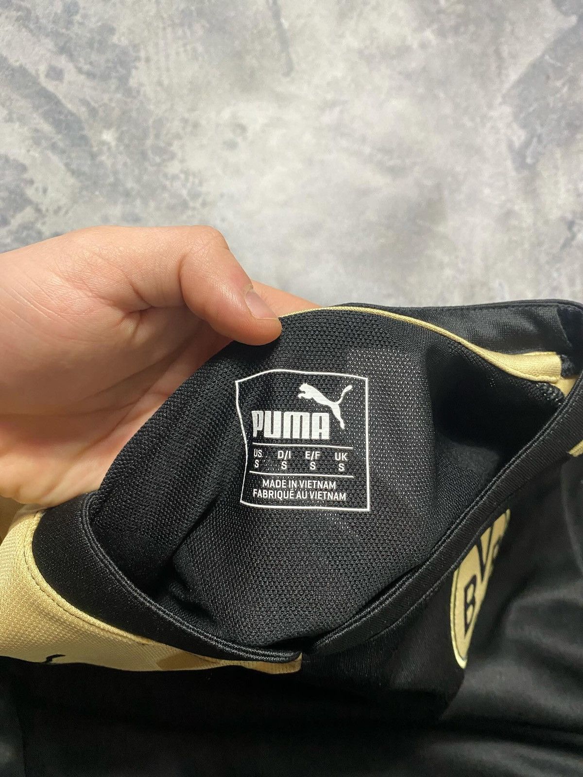 Puma × Vintage Vintage puma Borussia Dortmund soccer jersey size S Size US S / EU 44-46 / 1 - 5 Thumbnail