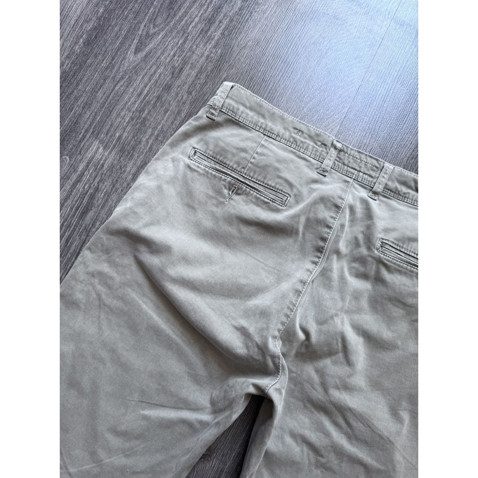 Valentino × Vintage Vintage Valentino Gray Avantgarde Shorts Size US 34 / EU 50 - 9 Thumbnail