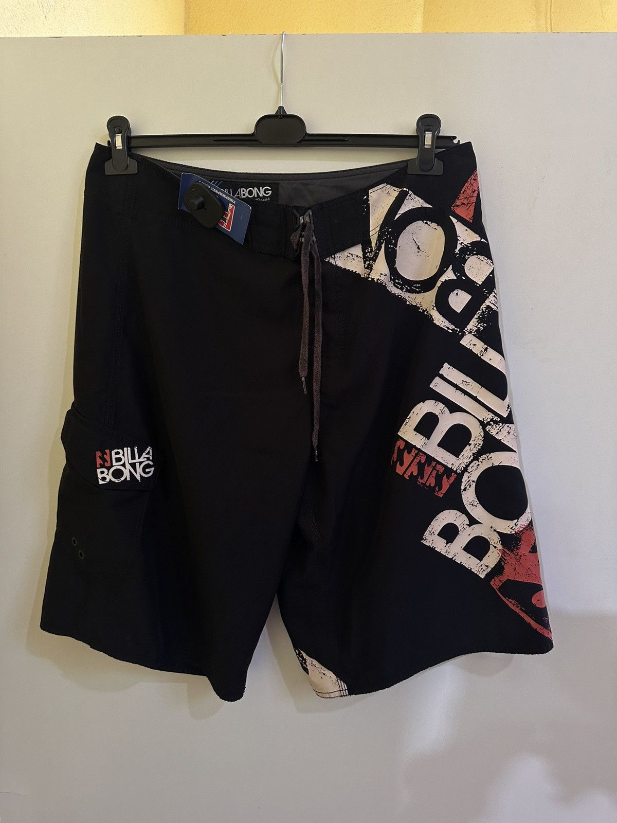 Billabong × Vintage Vintage billabong shorts size 36 big logo rare swim Size US 36 / EU 52 - 1 Thumbnail