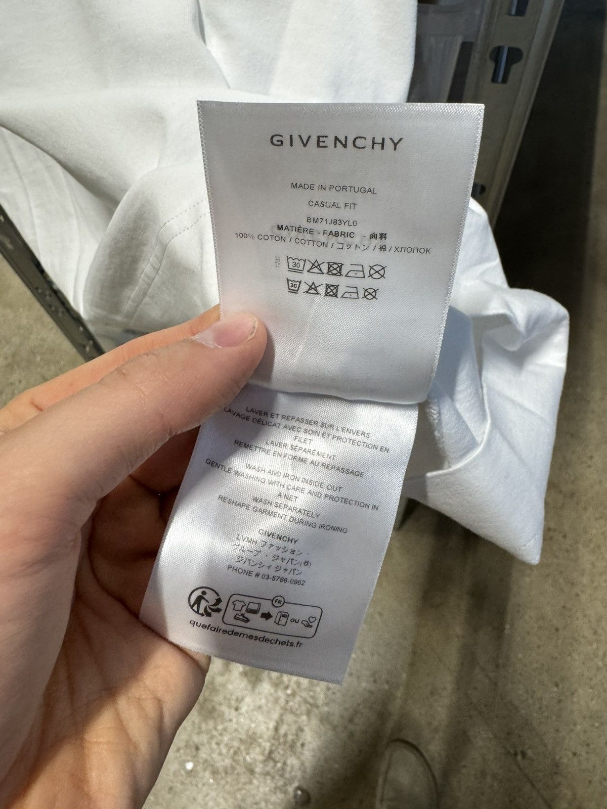 Givenchy Givenchy Logo Crest T-Shirt NEW 650$ Size US L / EU 52-54 / 3 - 4 Thumbnail