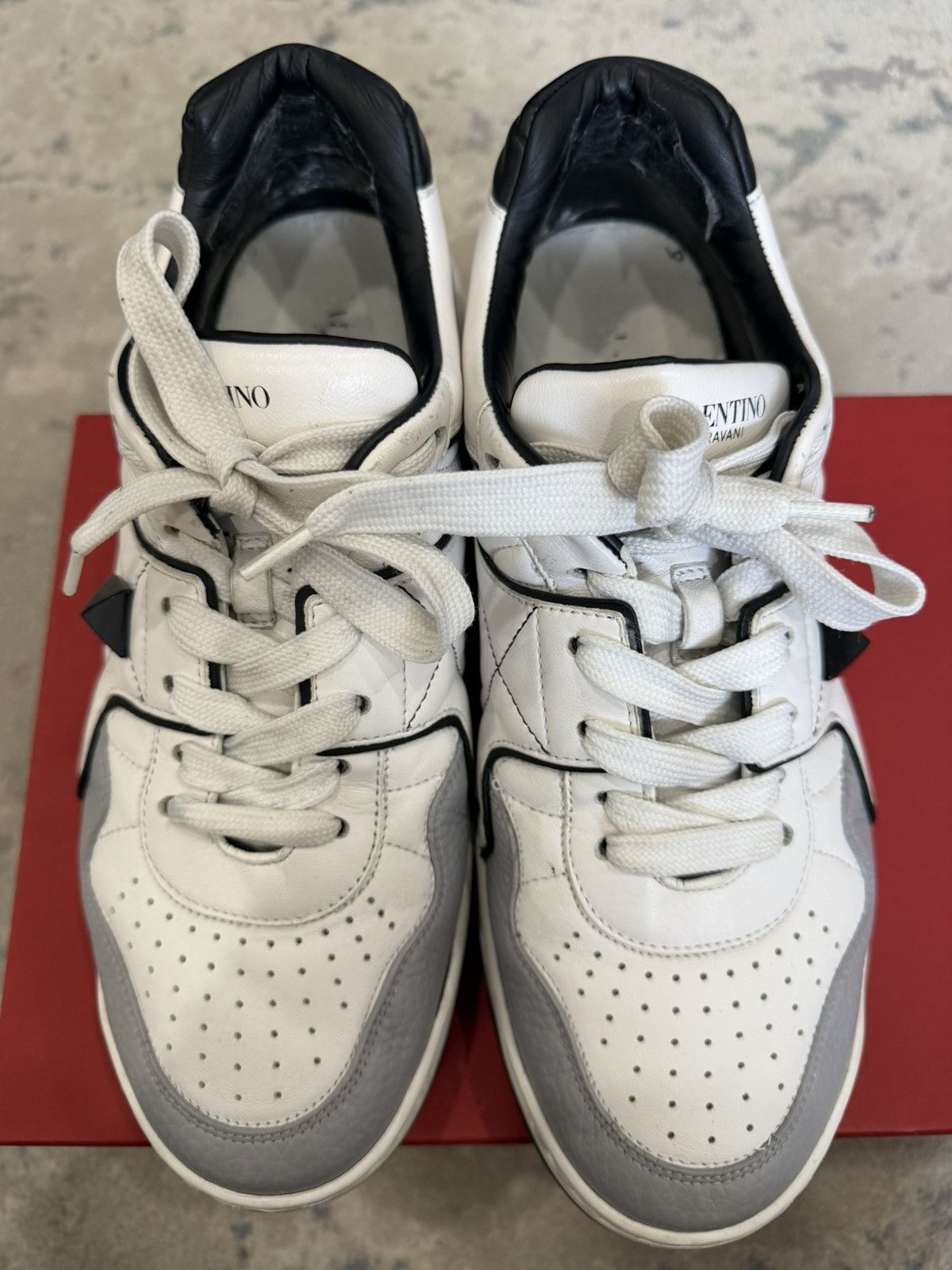 Valentino Valentino One Stud Sneaker size 42 Size US 9 / EU 42 - 12 Thumbnail