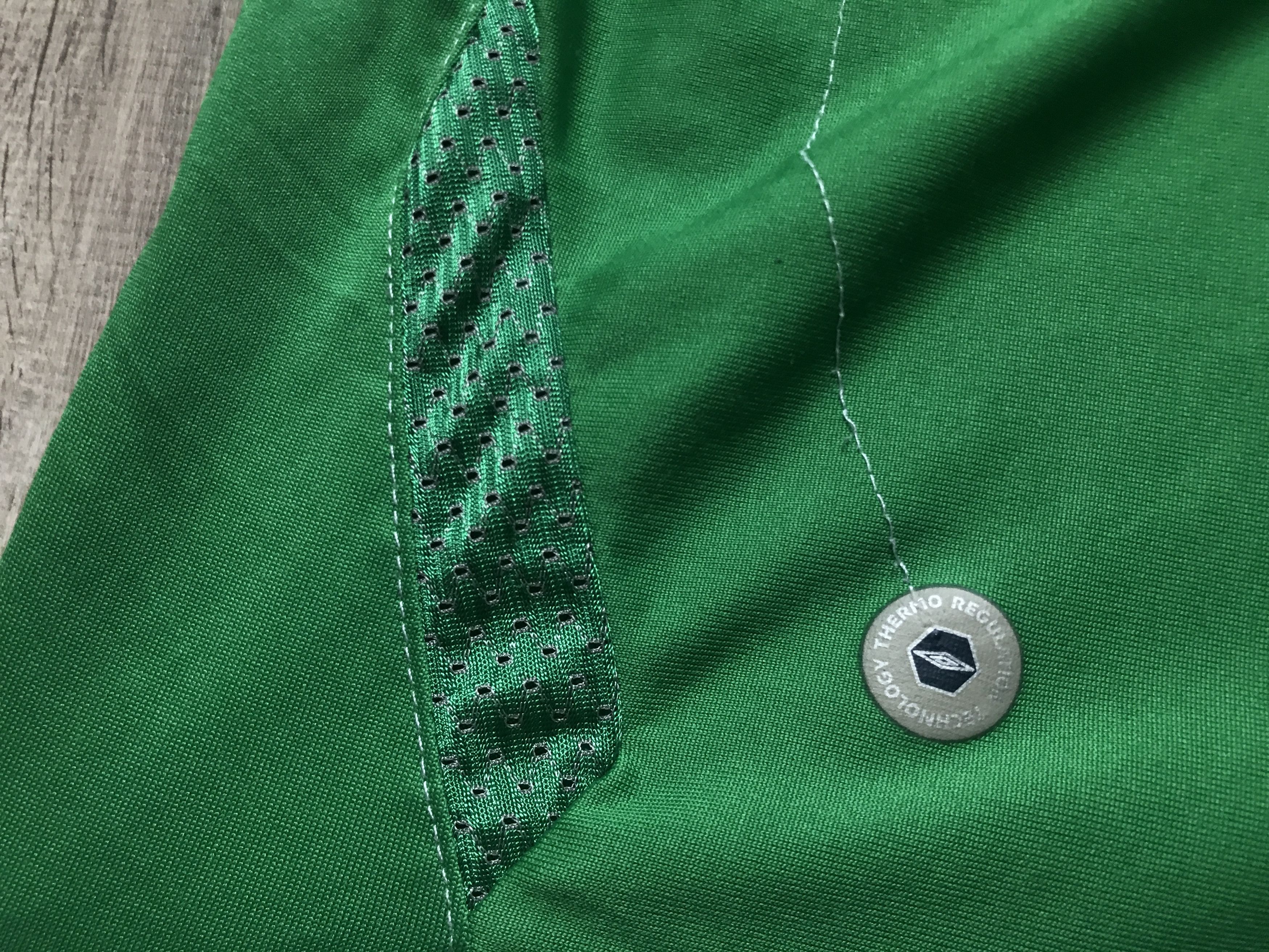 Umbro × Vintage Vintage Umbro Northern Ireland Shirt 2006-2008 Size US XL / EU 56 / 4 - 8 Thumbnail