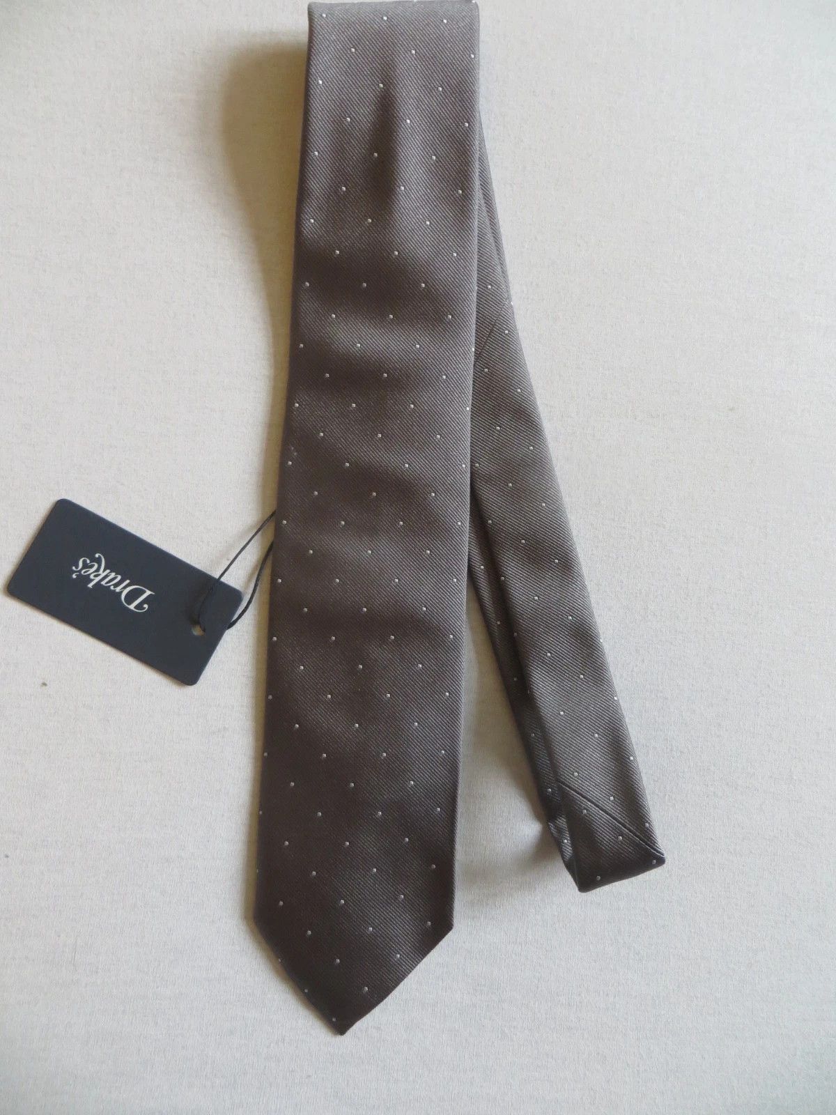 Drake's DRAKES GREY SPOTTED 100% SILK TIE Size ONE SIZE - 2 Thumbnail