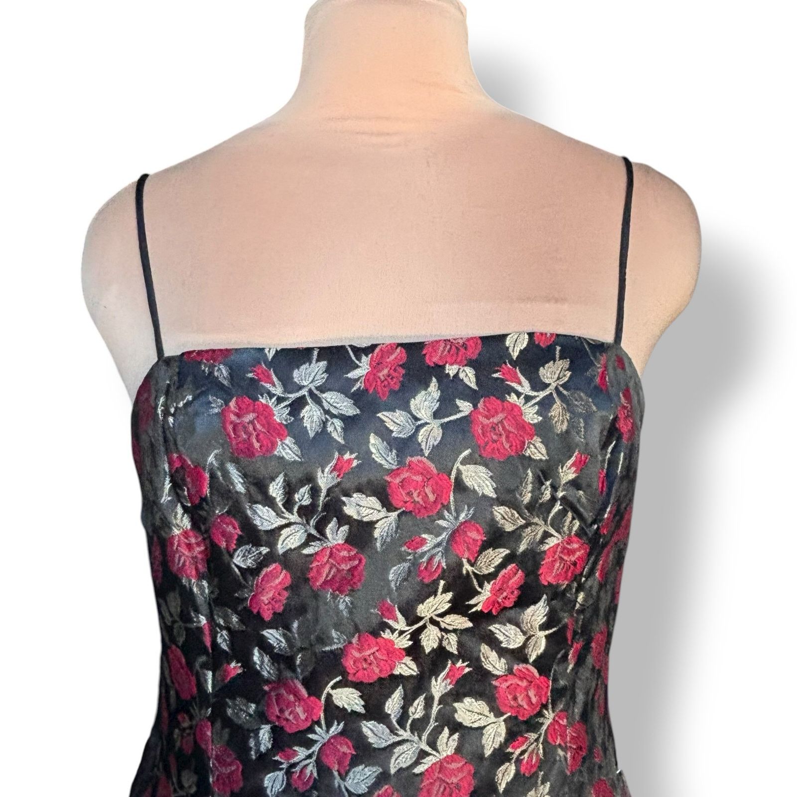 Jessica McClintock Jessica McClintock Gunne Sax Rose Brocade Gown Black Red Size M / US 6-8 / IT 42-44 - 2 Thumbnail