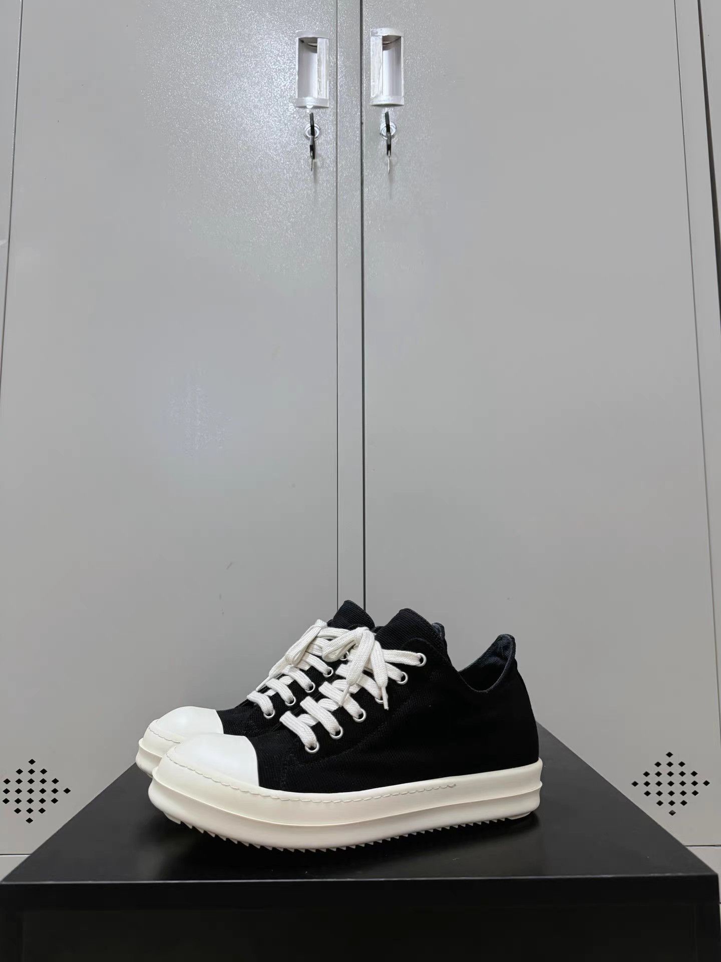 Rick Owens Drkshdw Rick Owens Drkshdw low-top Converse sneakers Size US 6 / EU 39 - 1 Thumbnail