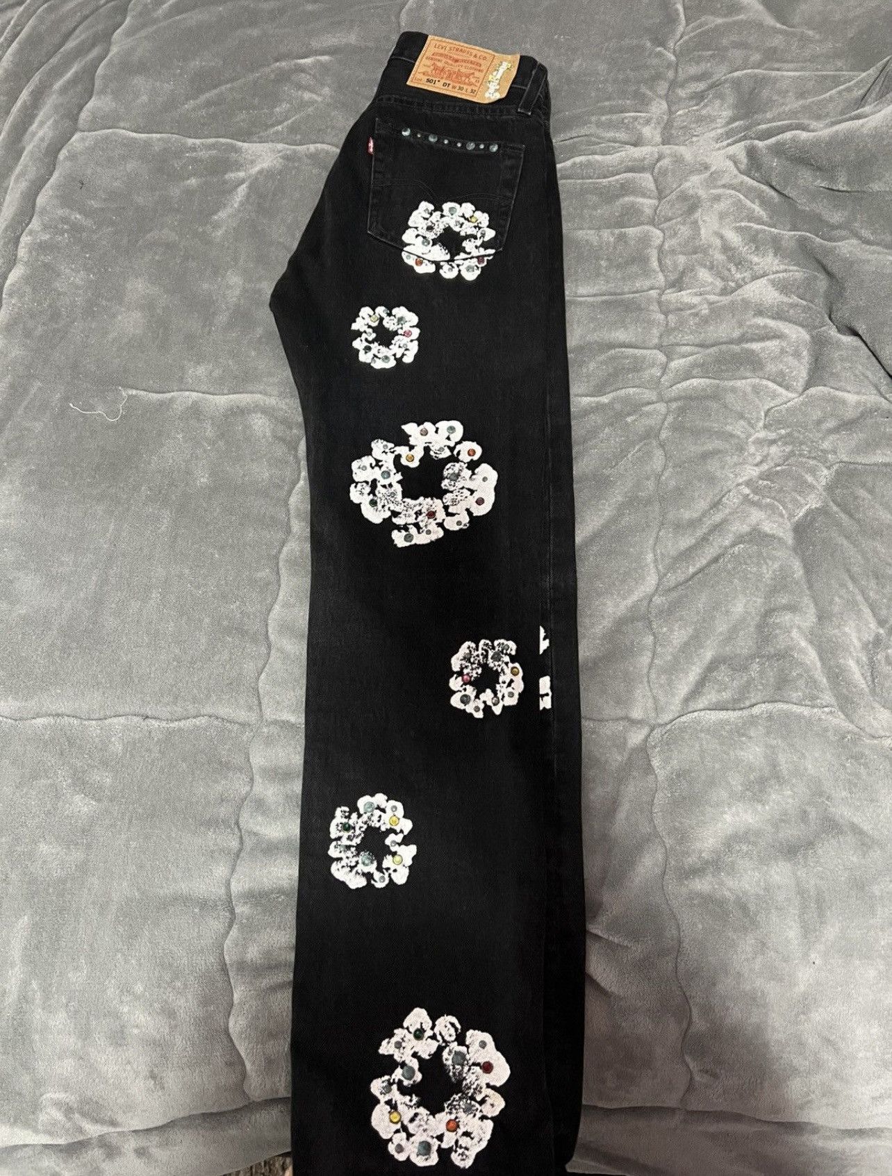 DENIM TEARS × Levi's x Levi's 501 Cotton Rhinestone Wreath Jeans Black Size US 30 / EU 46 - 3 Thumbnail