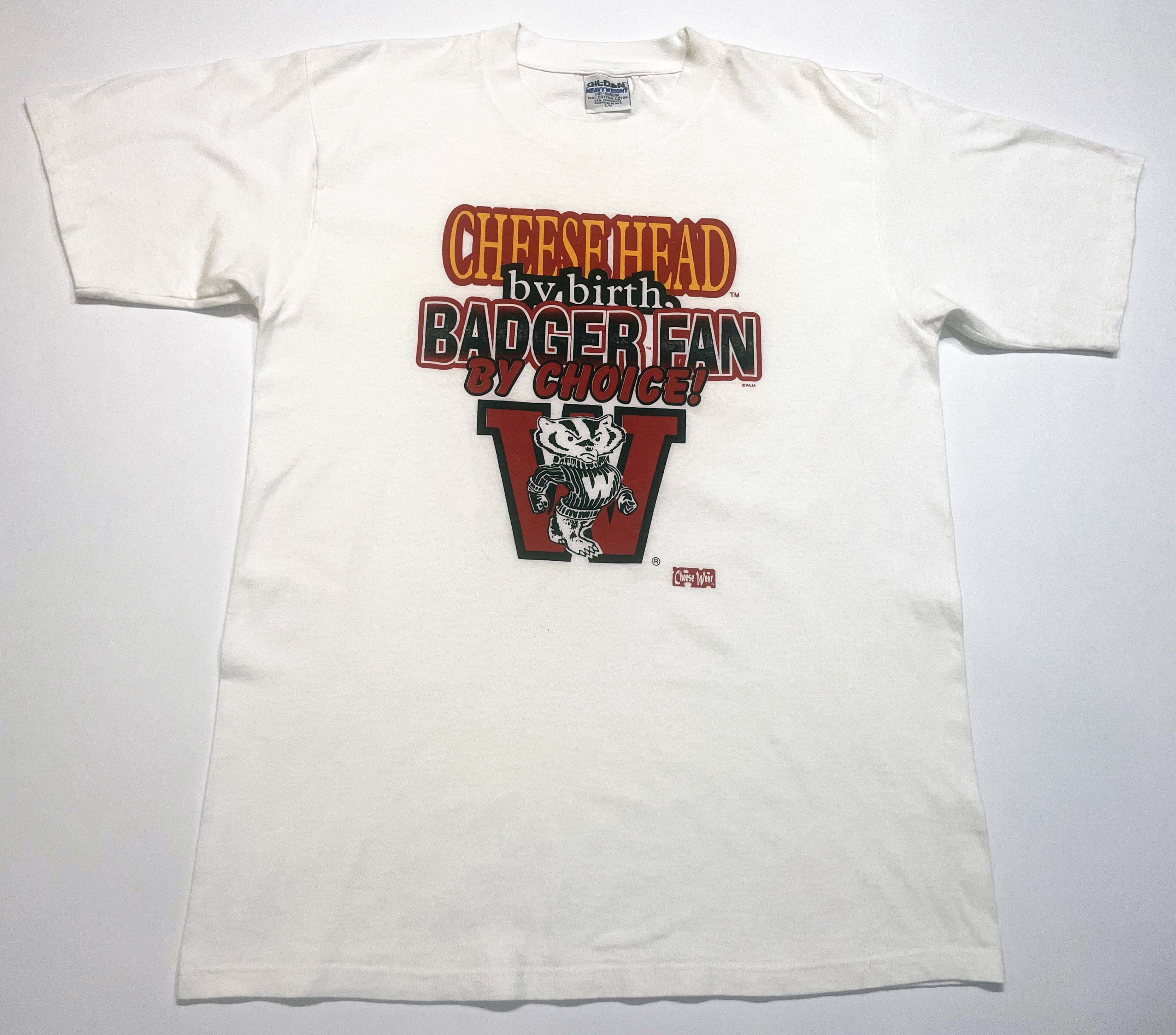 Gildan Vintage Gildan NCAA Wisconsin Badgers Football Fan T-Shirt Size US L / EU 52-54 / 3 - 1 Thumbnail