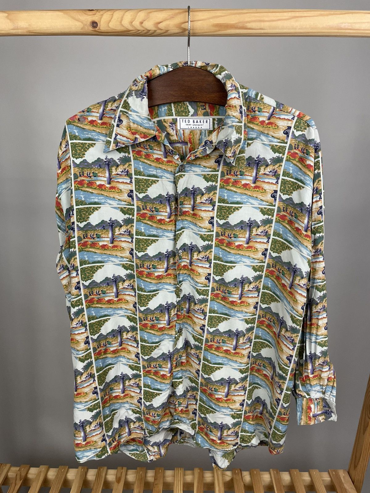 Ted Baker Vintage ted baker viscose shirt size M-L Size US L / EU 52-54 / 3 - 1 Thumbnail