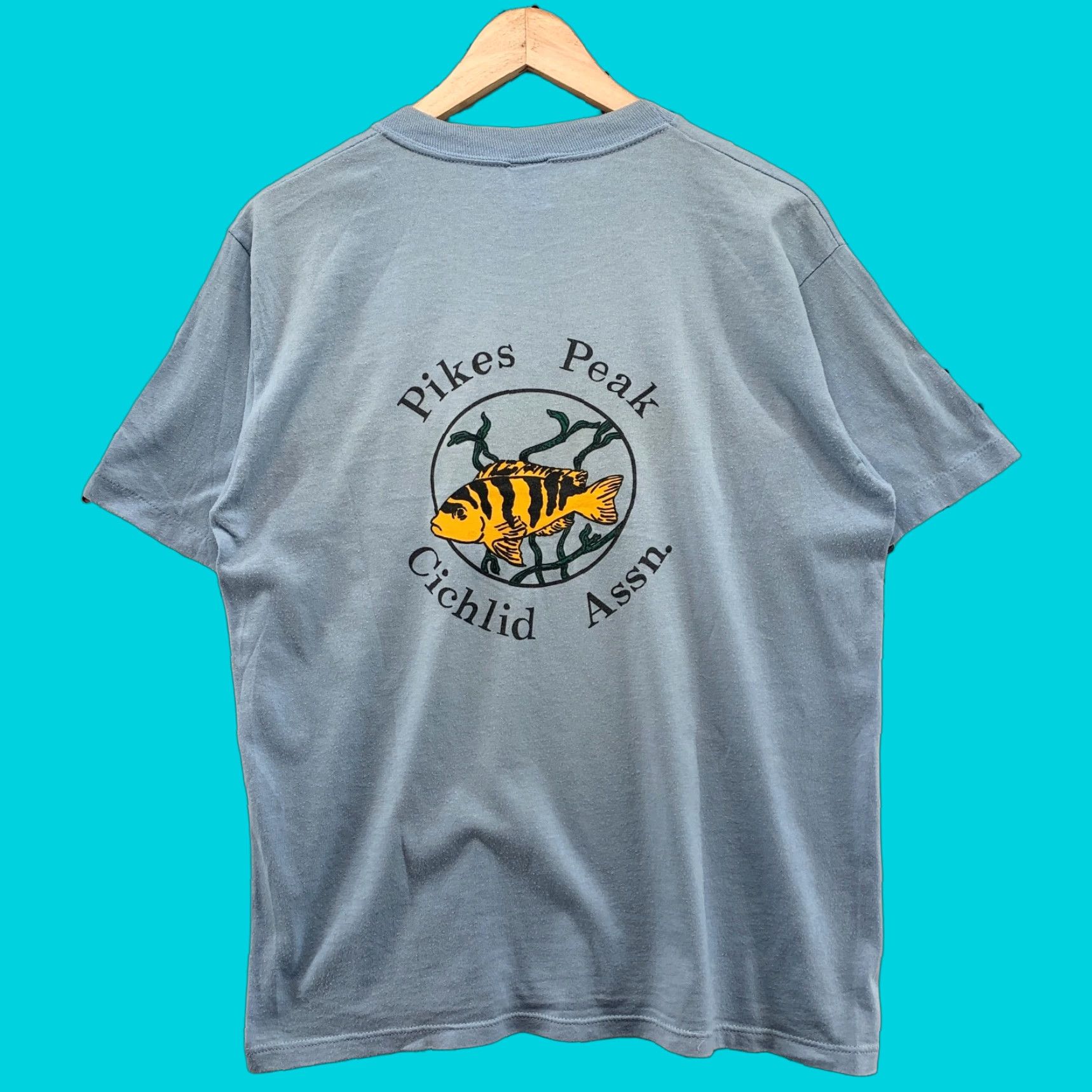 Jerzees VINTAGE Jerzees T-Shirt Mens M Blue Pocket 80s 90s Fish Pikes Peak Pattern Size US M / EU 48-50 / 2 - 1 Thumbnail