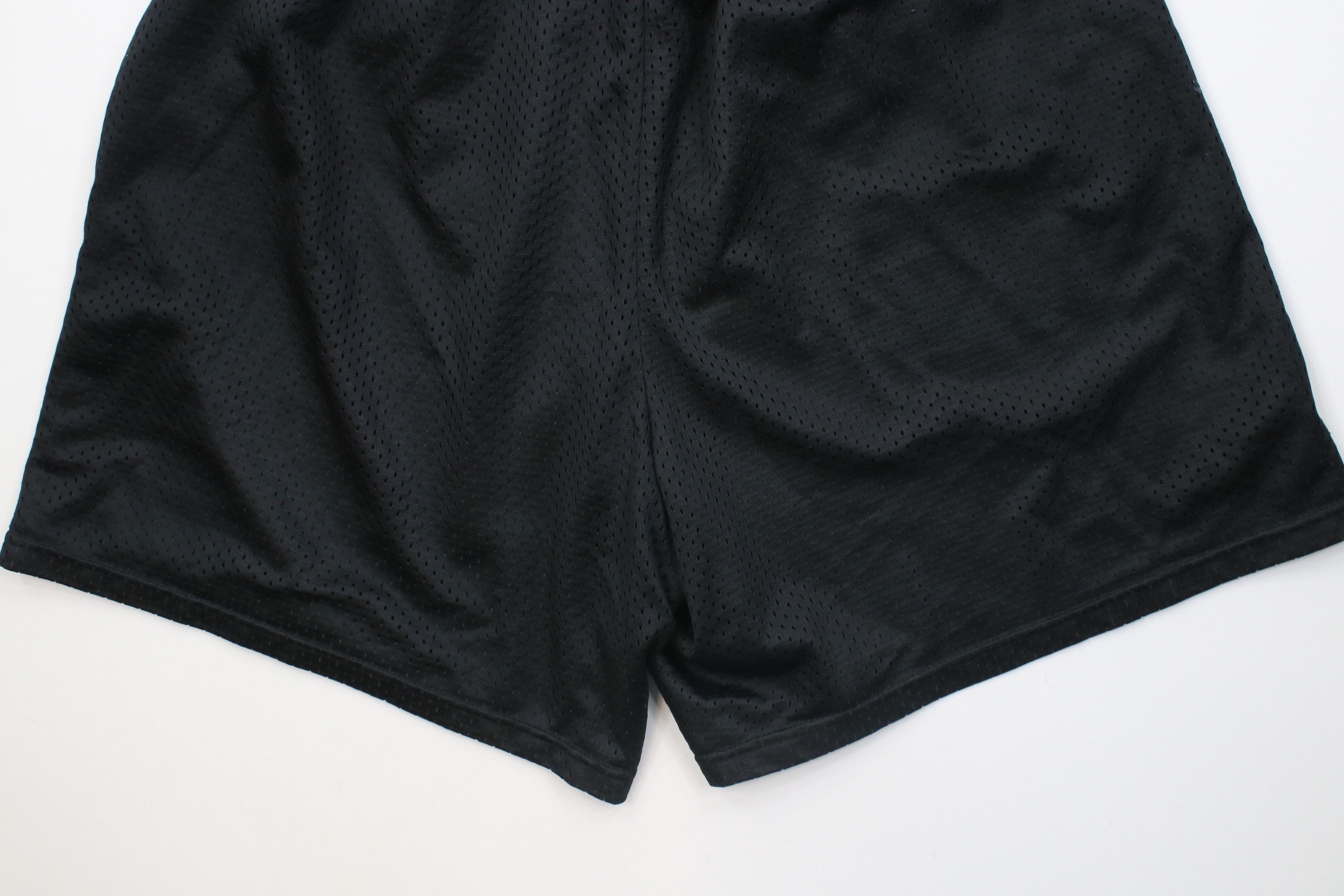 Vintage Vintage 90s Streetwear Basketball Above Knee Mesh Shorts Size US 34 / EU 50 - 10 Thumbnail