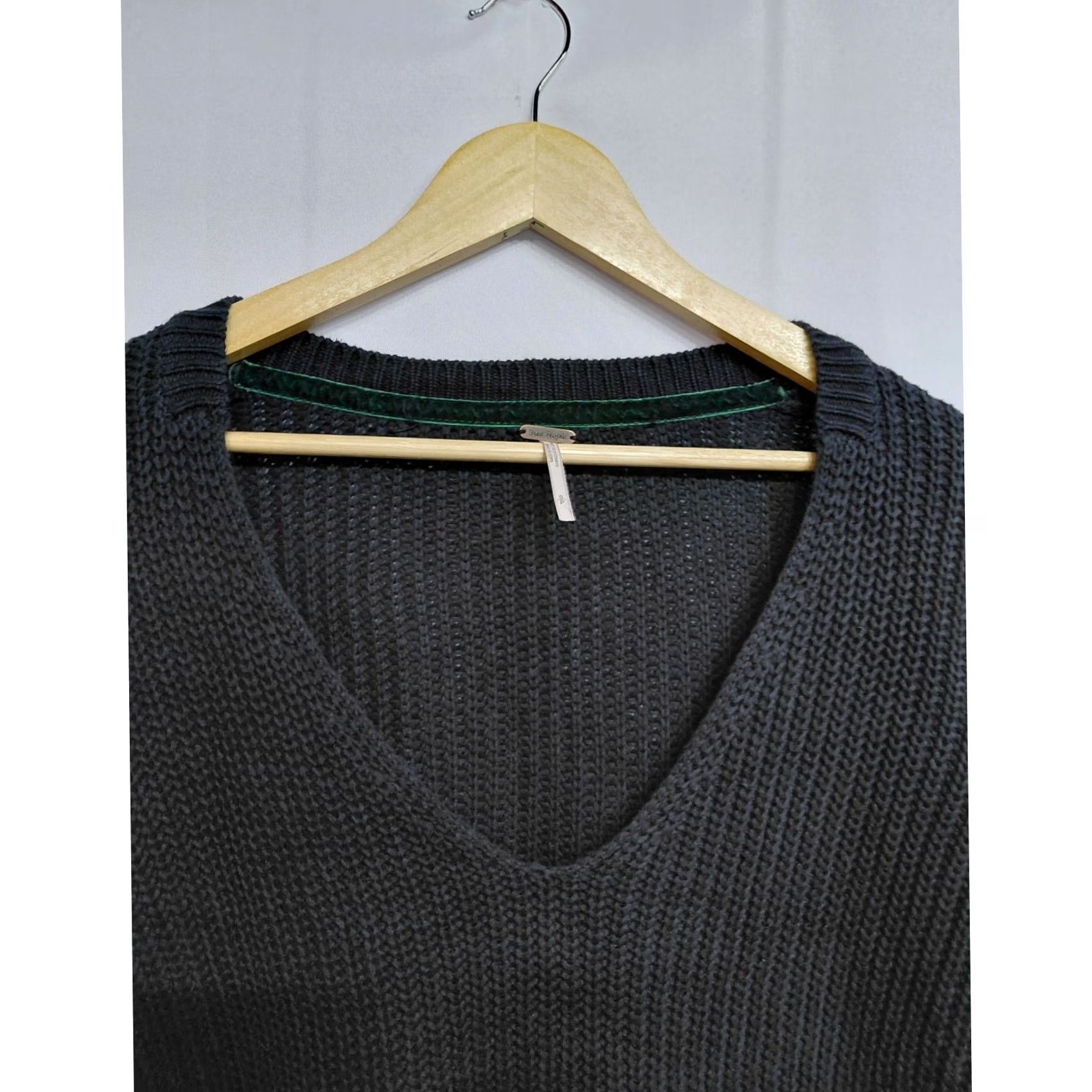 Free People VINTAGE Free People Black Knit Sweater Bell Sleeves Flare Sleeve Boho Style Size S Tall Women's Pullover Knit V-Neck Casual Festival Size S / US 4 / IT 40 - 4 Thumbnail
