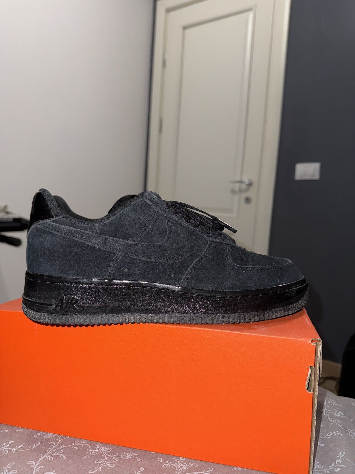 Nike Air Force 1 '07 Size US 8 / EU 41 - 3 Thumbnail