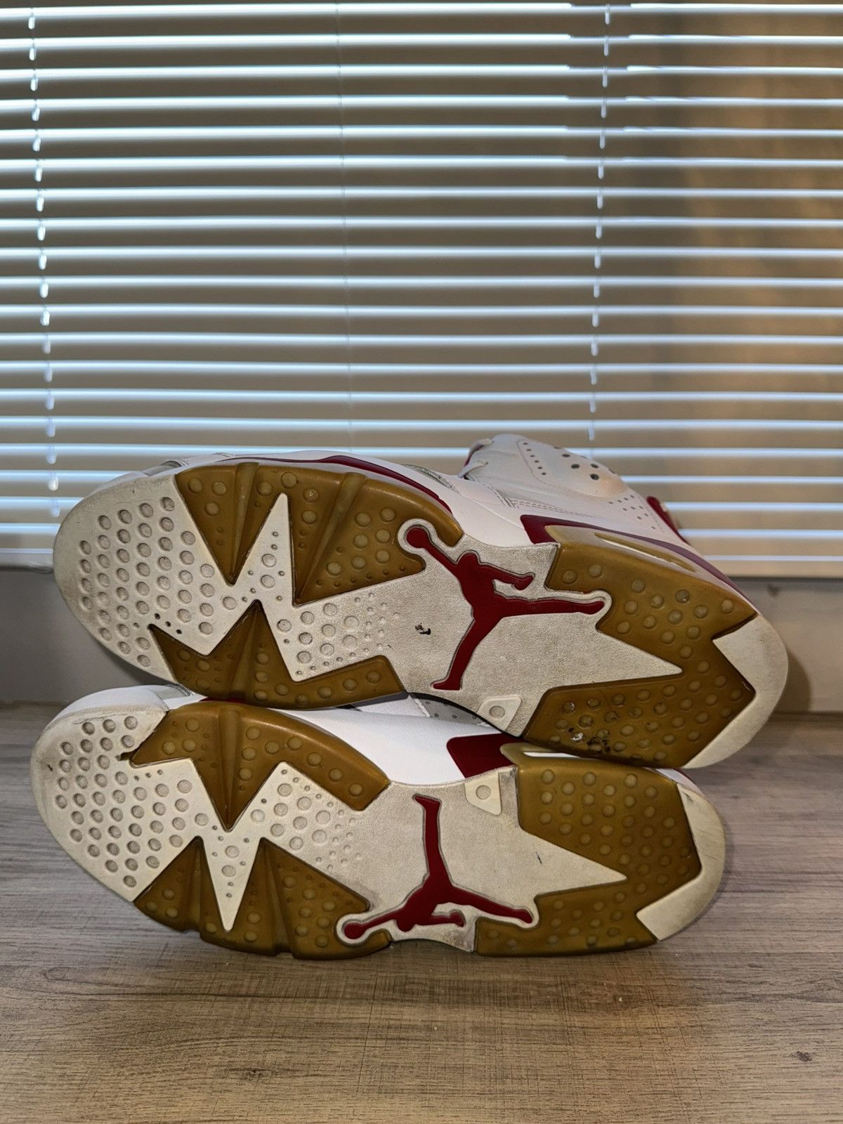 Jordan Brand Size:10.5 Retro 6 Alternate Hare Size US 10.5 / EU 43-44 - 6 Thumbnail