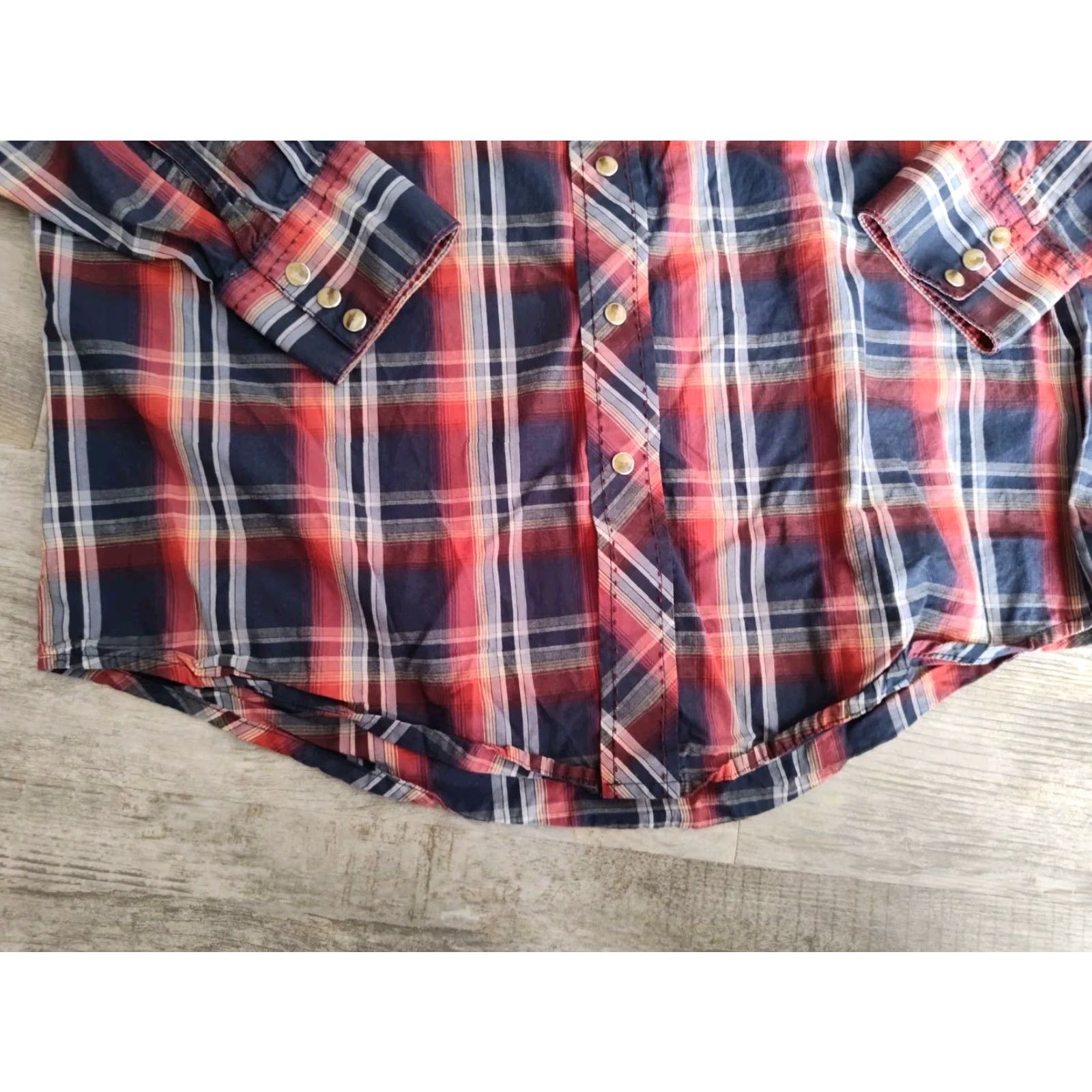 Wrangler Wrangler Plaid Long Sleeve Shirt for Men, Size L, Multicolor Retro Western Snap Closure Size US L / EU 52-54 / 3 - 2 Thumbnail