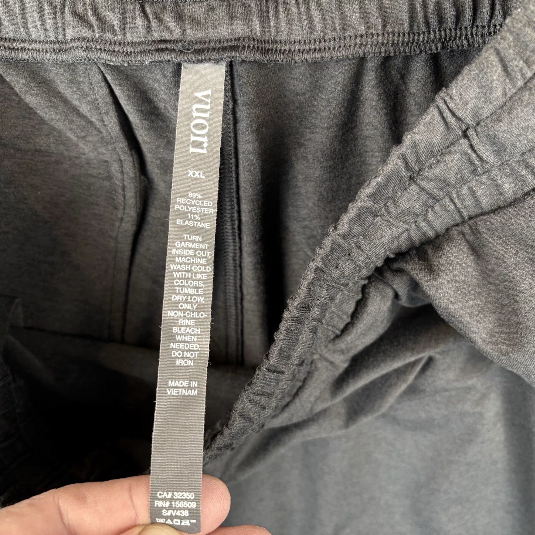 Vuori Vuori Jogger Pants Mens 2XL Black Lightweight Pockets Drawstring Tapered Inseam 29in V438 Size US 39 - 3 Thumbnail