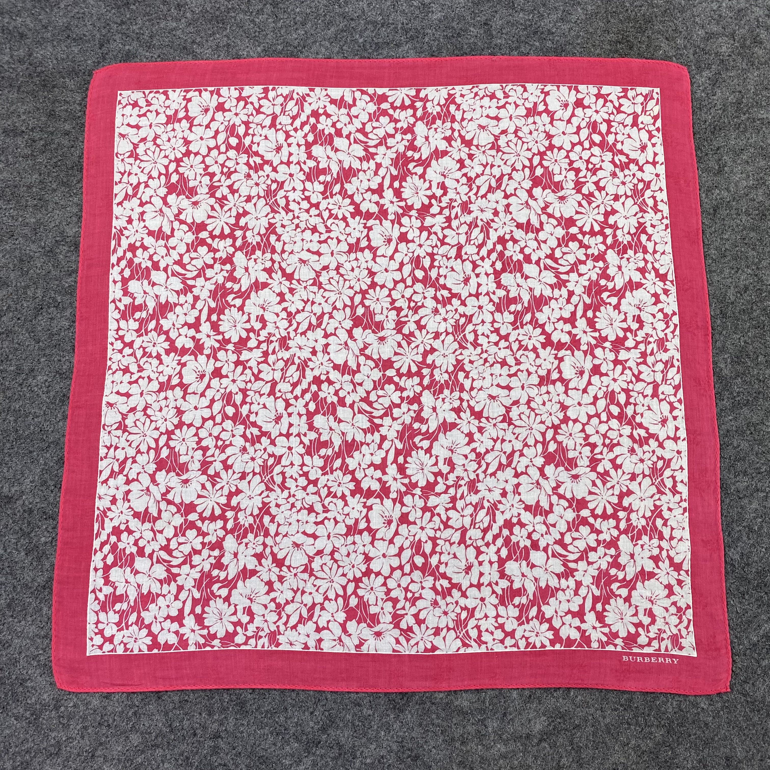 Burberry Burberry Handkerchief Neckerchief Bandana-B1926 Size ONE SIZE - 3 Thumbnail