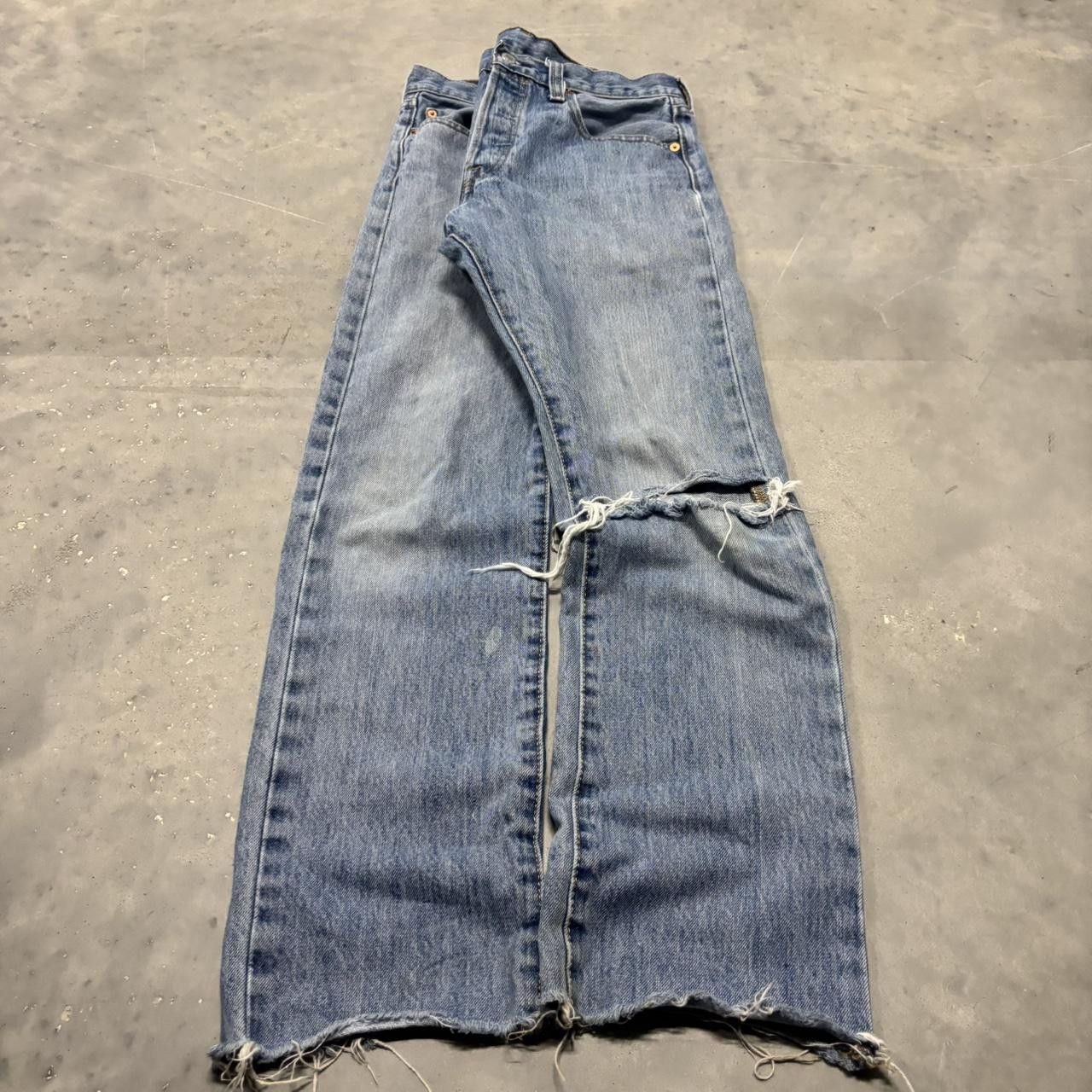 Levi's × Vintage Crazy Vintage Y2K/2000s Light Wash Levis 501 Distressed Denim Jeans! Size US 28 / EU 44 - 3 Thumbnail
