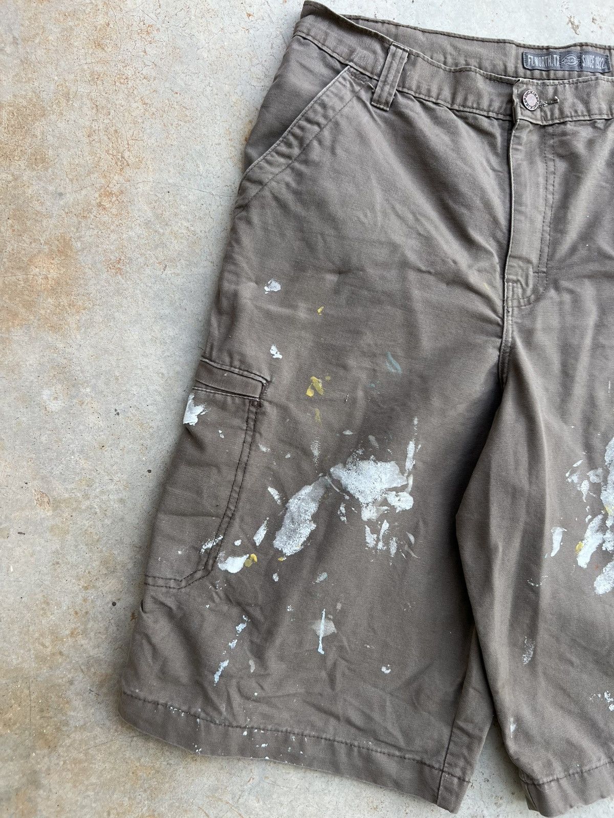 Dickies Y2K FADED PAINTED VINTAGE CARGO PAINTER SHORT Size US 32 / EU 48 - 2 Thumbnail