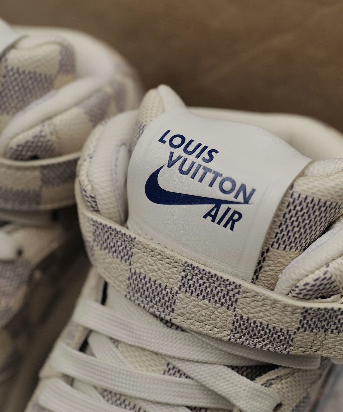 Louis Vuitton Louis Vuitton X Nike X Off White 9.5 Air Force 1 Graffiti Size US 9.5 / EU 42-43 - 12 Thumbnail