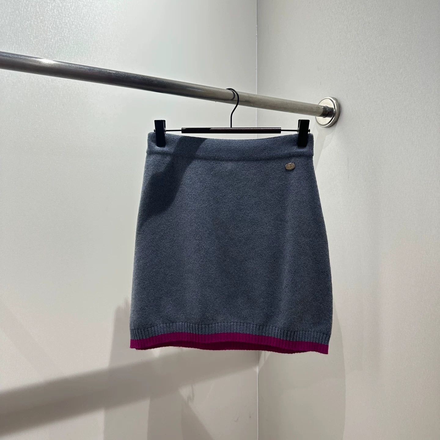 Chanel Chanel Color-Blocked Logo Clasp Cashmere Skirt Size 34" / US 12 / IT 48 - 1 Thumbnail