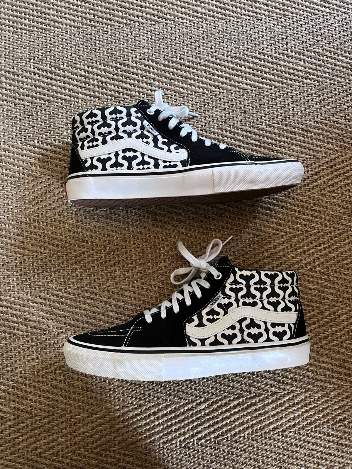Supreme × Vans Vans X Supreme Grosso Mid Black And White Size US 10 / EU 43 - 1 Thumbnail