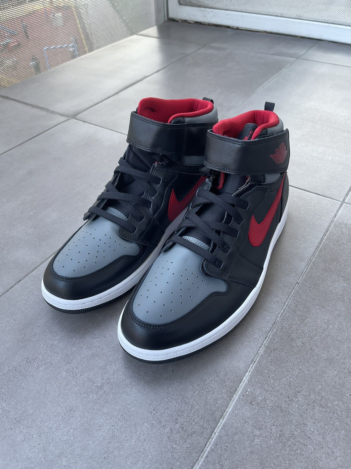 Nike US16 !DS! Jordan 1 High FlyEase Hi-Top Sneakers Size US 15 / EU 48 - 2 Thumbnail