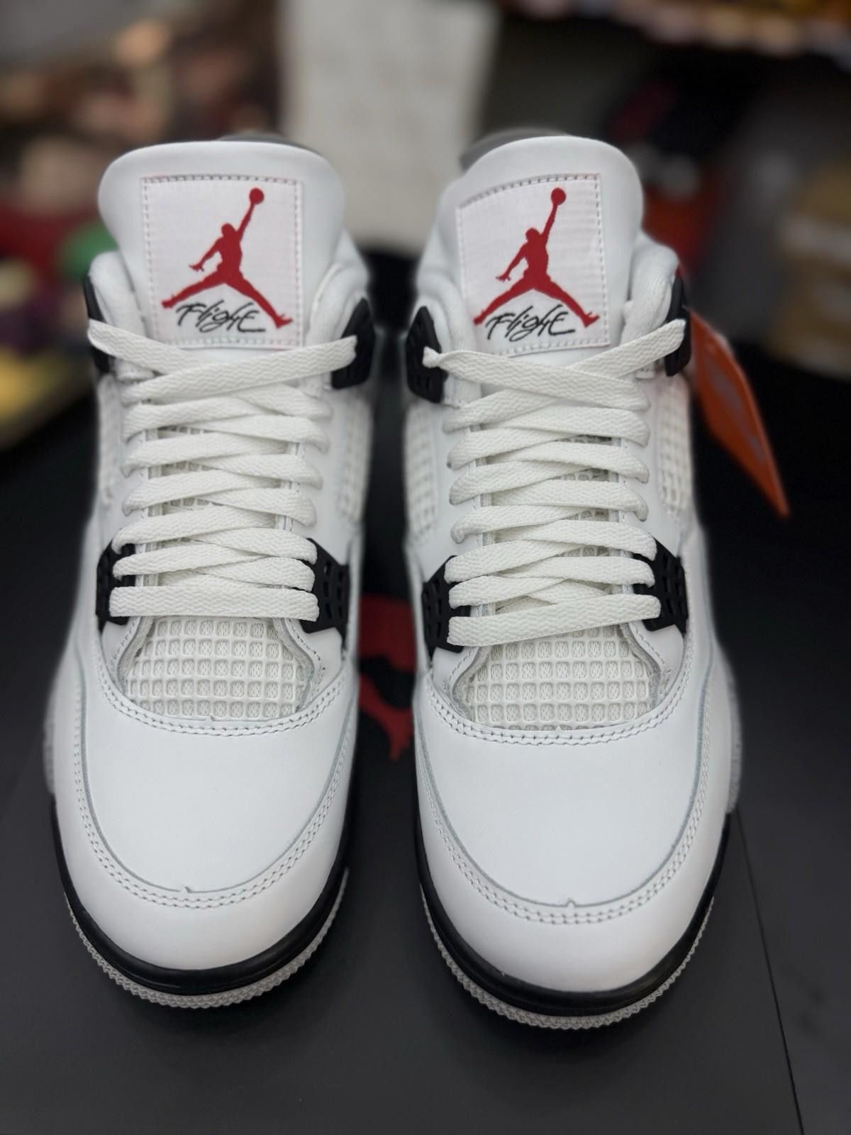 Jordan Brand DS Air Jordan 4 Retro OG 2025 White Cement Size 8.5 Men’s Size US 8.5 / EU 41-42 - 8 Thumbnail