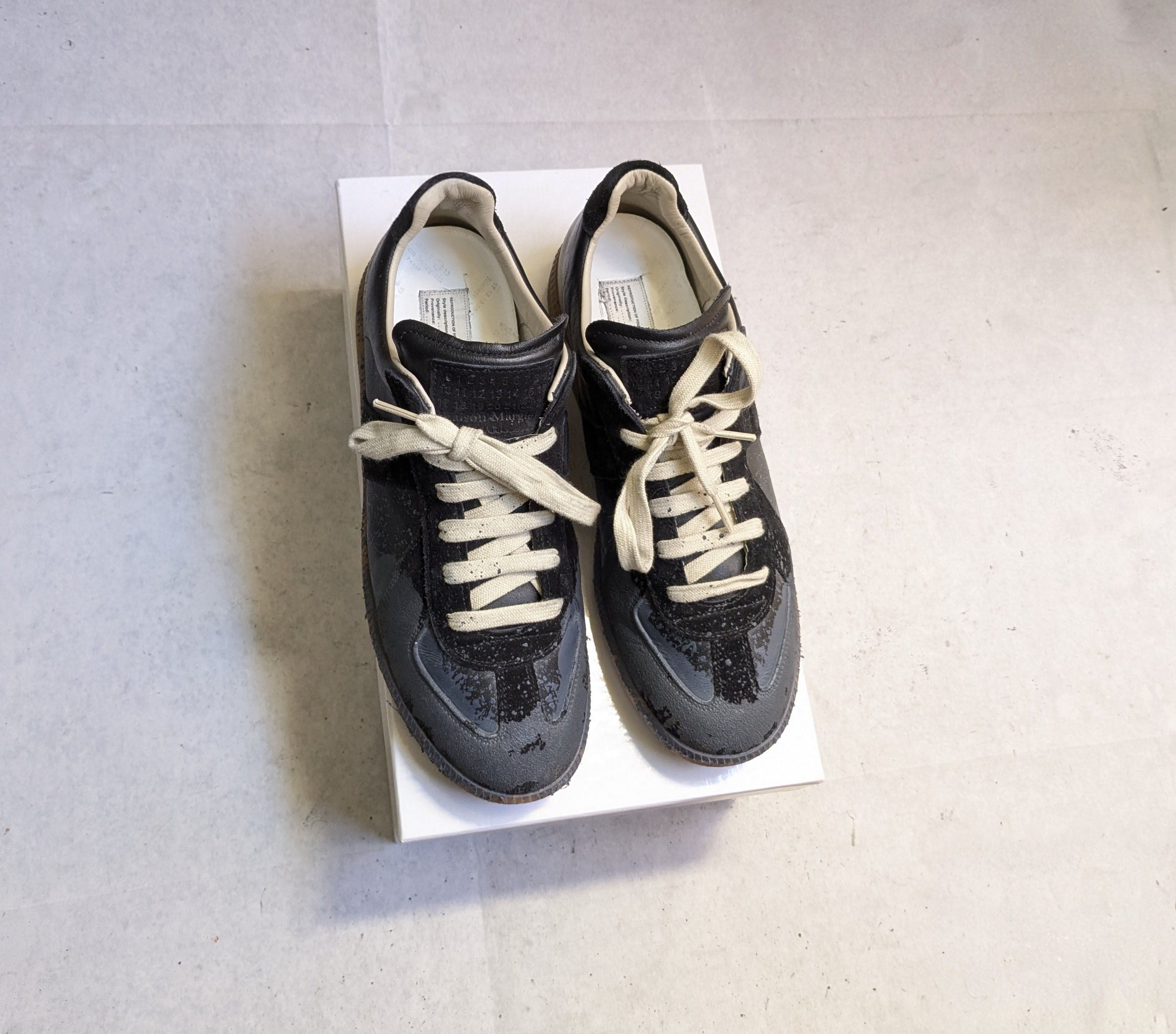Maison Margiela Maison Margiela black pewter paint sneaker paint 9 42 Size US 9 / EU 42 - 1 Thumbnail