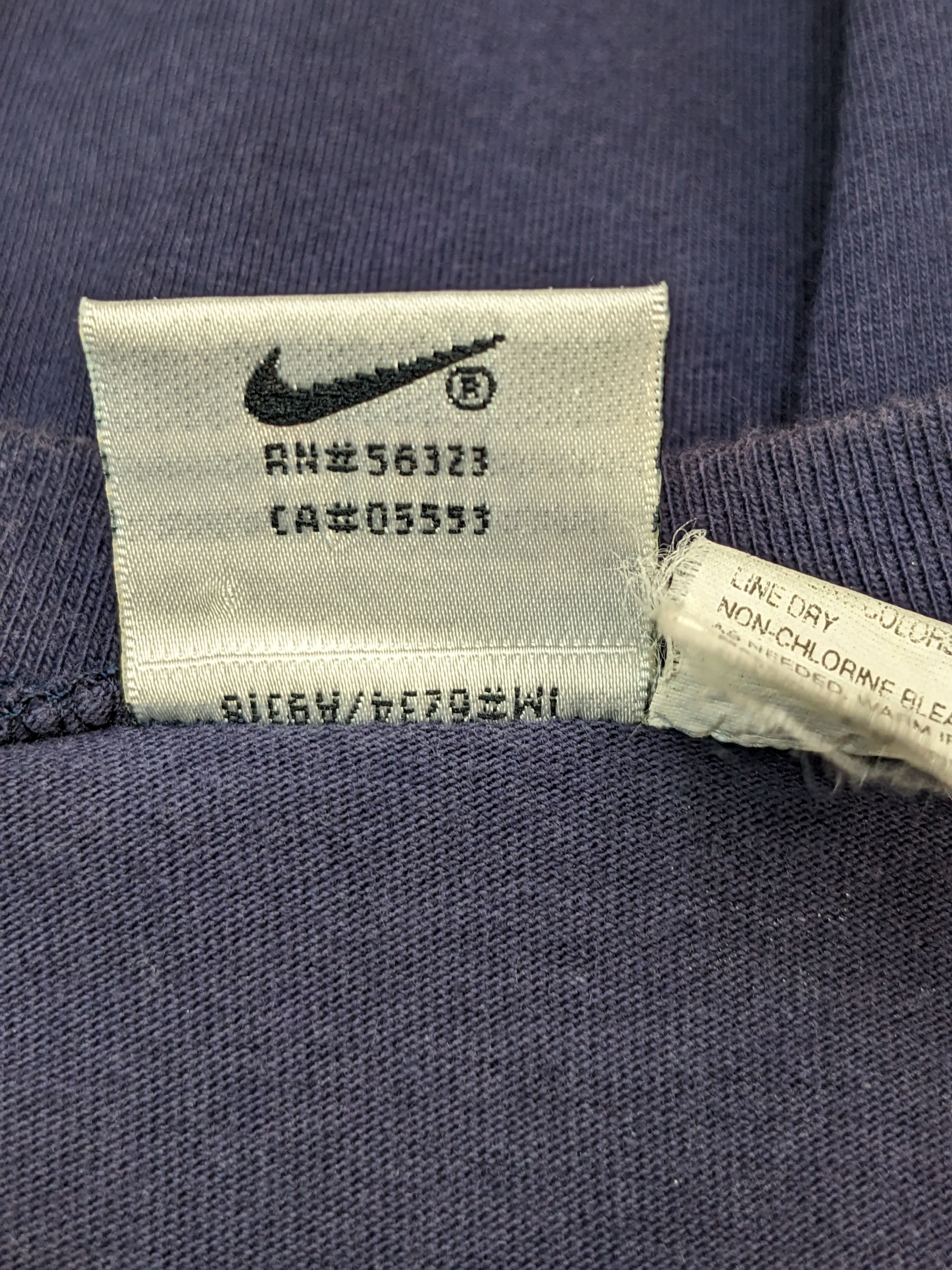 Nike VINTAGE 90S NIKE PIN BIG LOGO TSHIRT Size US M / EU 48-50 / 2 - 6 Thumbnail
