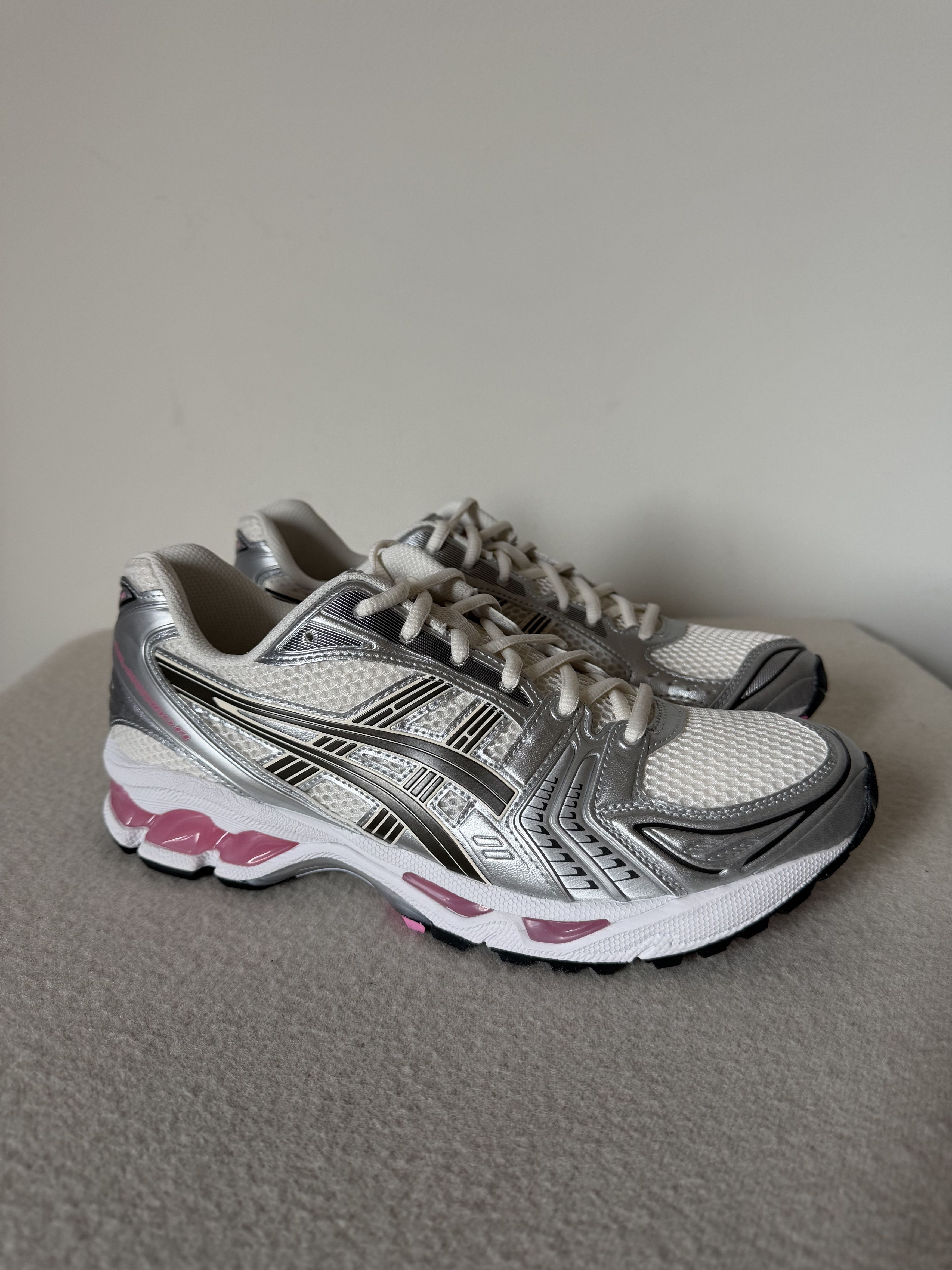 Asics Asics Gel Kayano 14 in Cream Sweet Pink Size US 11 / EU 44 - 1 Thumbnail