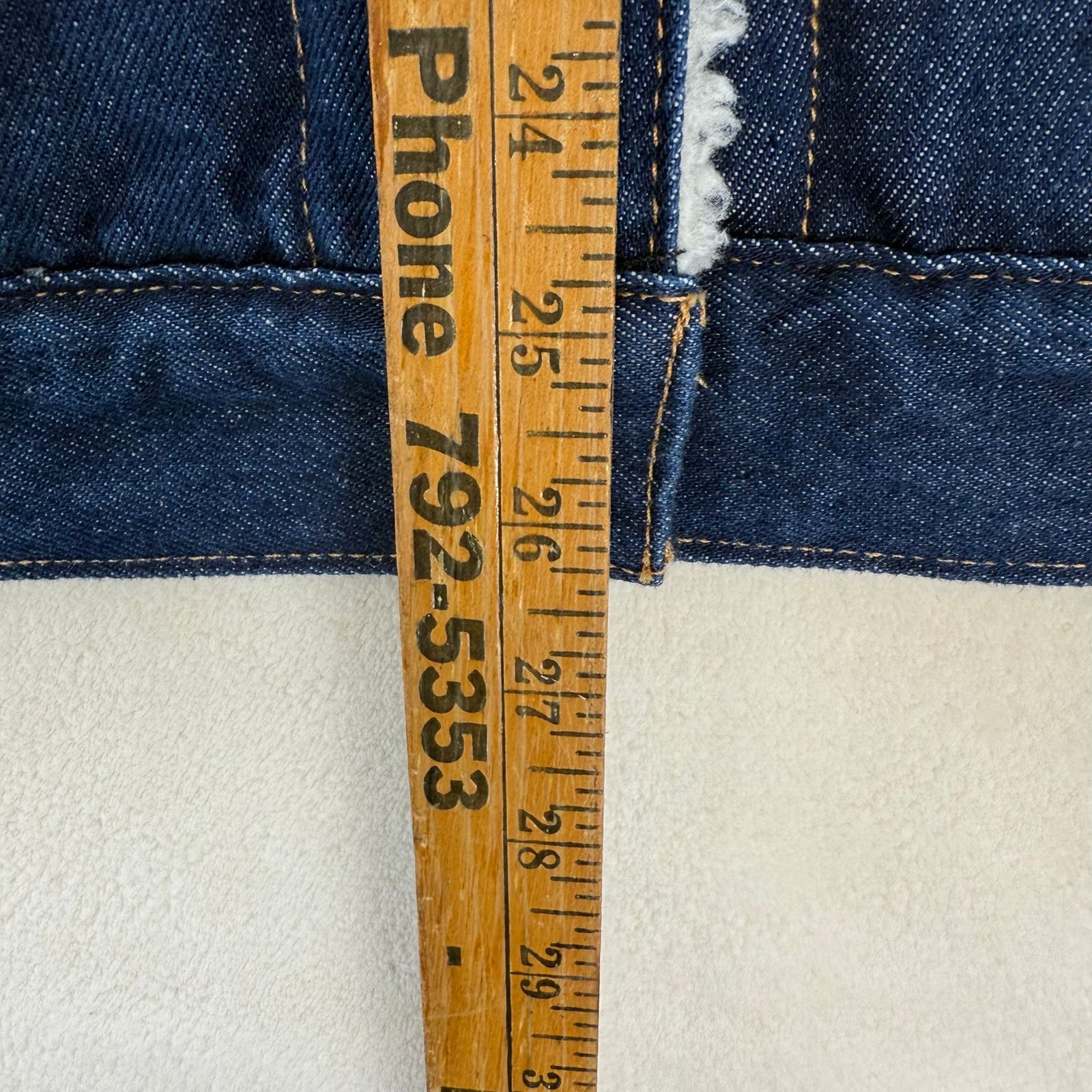 Levi's LEVI'S LIMITED ED WOMEN'S 2XL YEAR OF THE RABBIT 90S TRUCKER Size XXL / US 16-18 / IT 52-54 - 5 Thumbnail