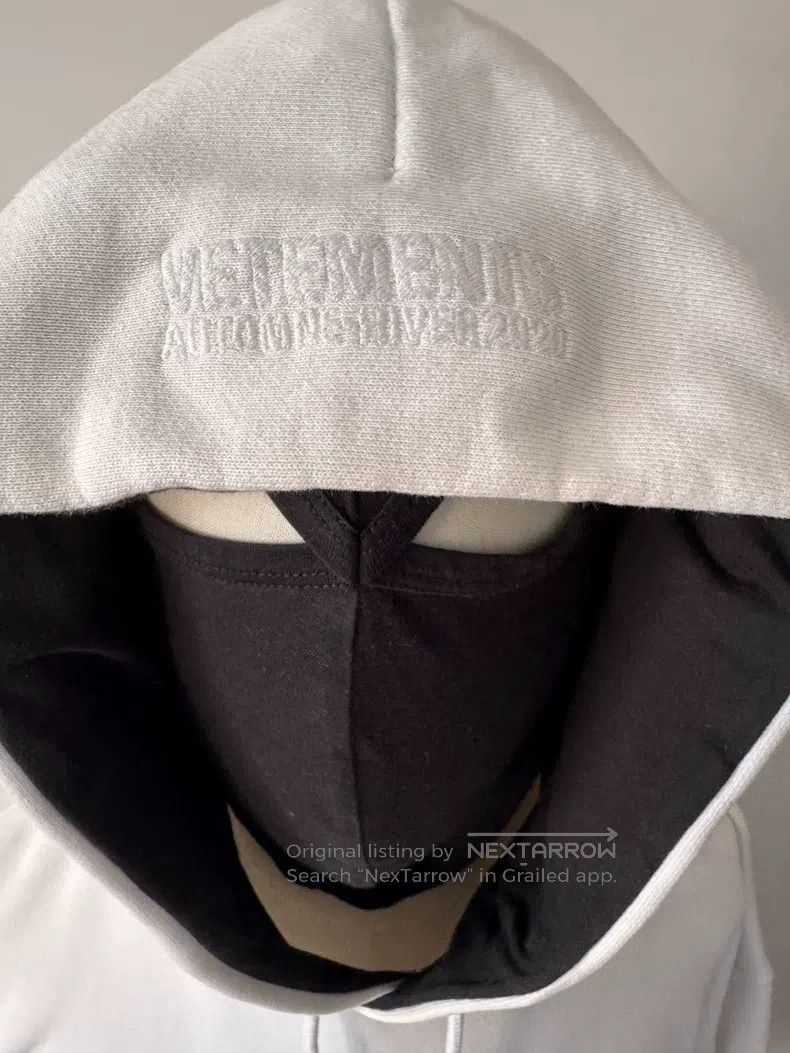 Vetements Vetements Thick badge face mask hoodie Size US S / EU 44-46 / 1 - 3 Thumbnail