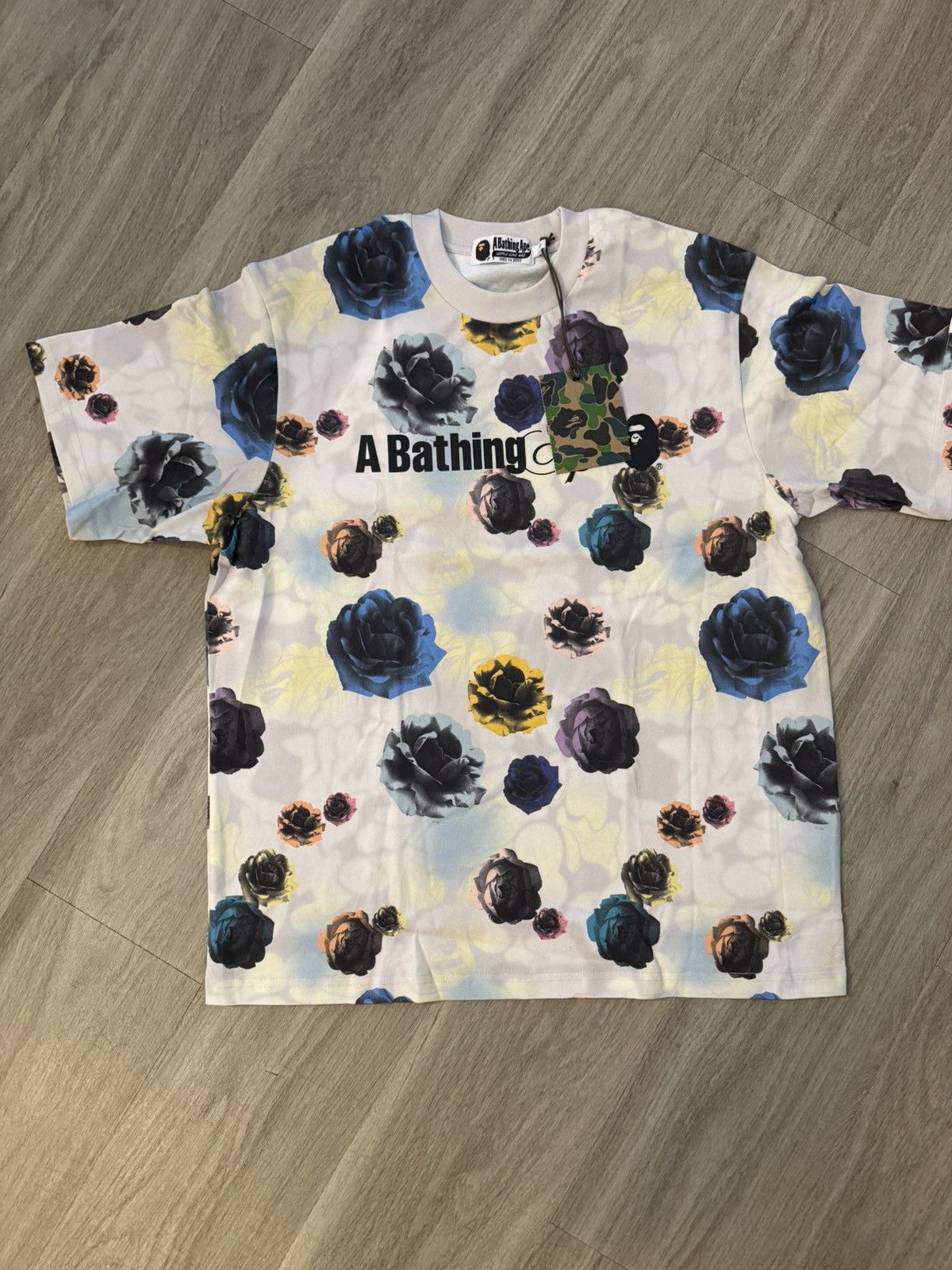 Bape Bape flower tee Size US S / EU 44-46 / 1 - 2 Thumbnail