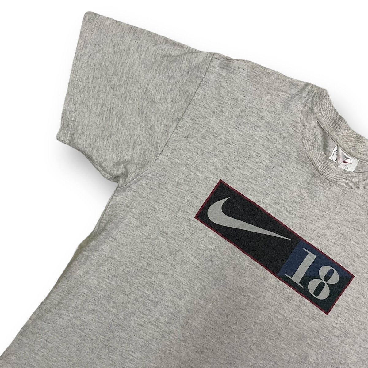 Le Grande Bleu (L.G.B.) Vintage Y2K OG Logo’s Nike Box Logo With Number 18 Size US M / EU 48-50 / 2 - 2 Thumbnail