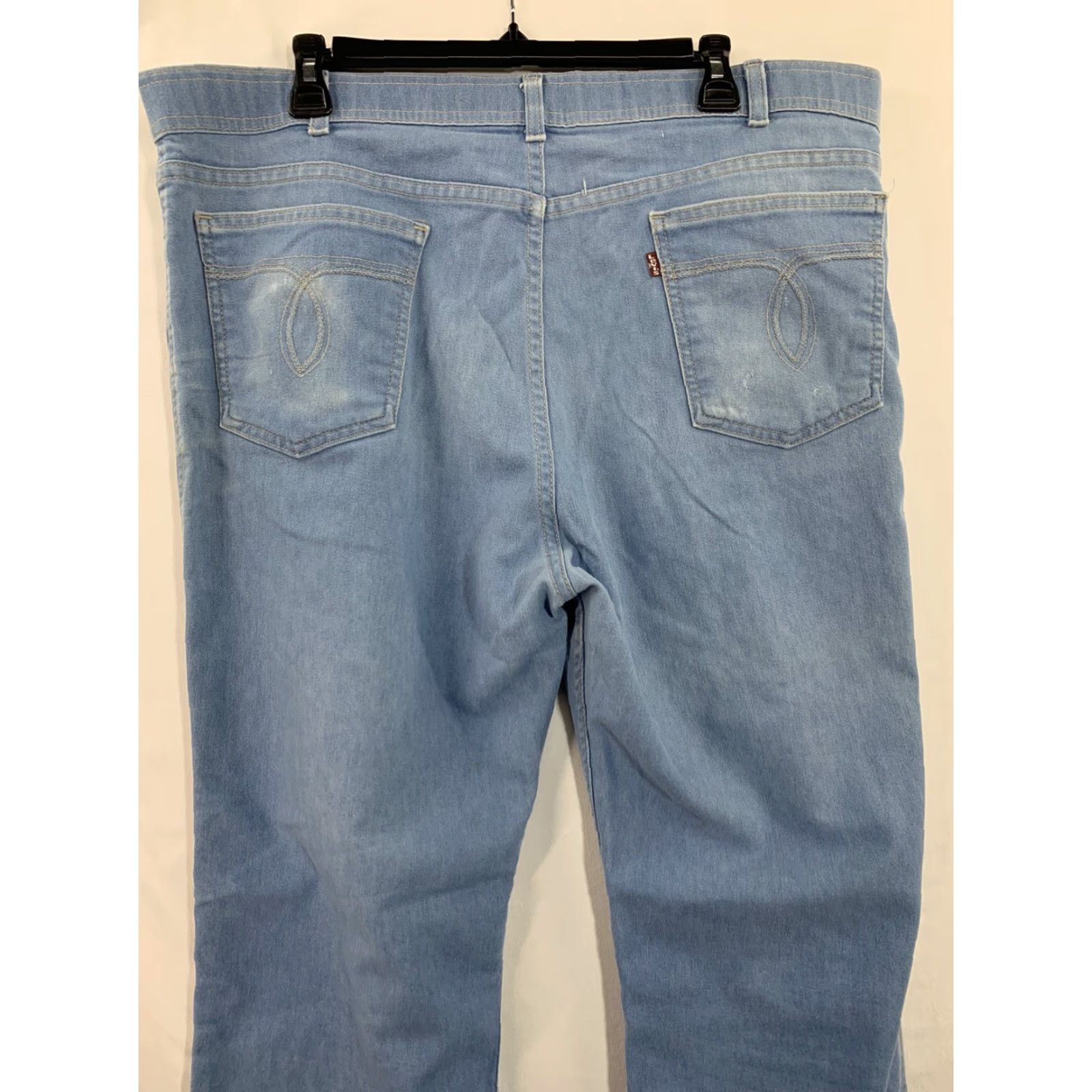 Levi's VINTAGE Levi’s Action Jeans Size 39x30 Blue USA Made High Rise Light Wash Jeans Mens 39 Blue USA High Rise Straight Size US 39 - 7 Thumbnail
