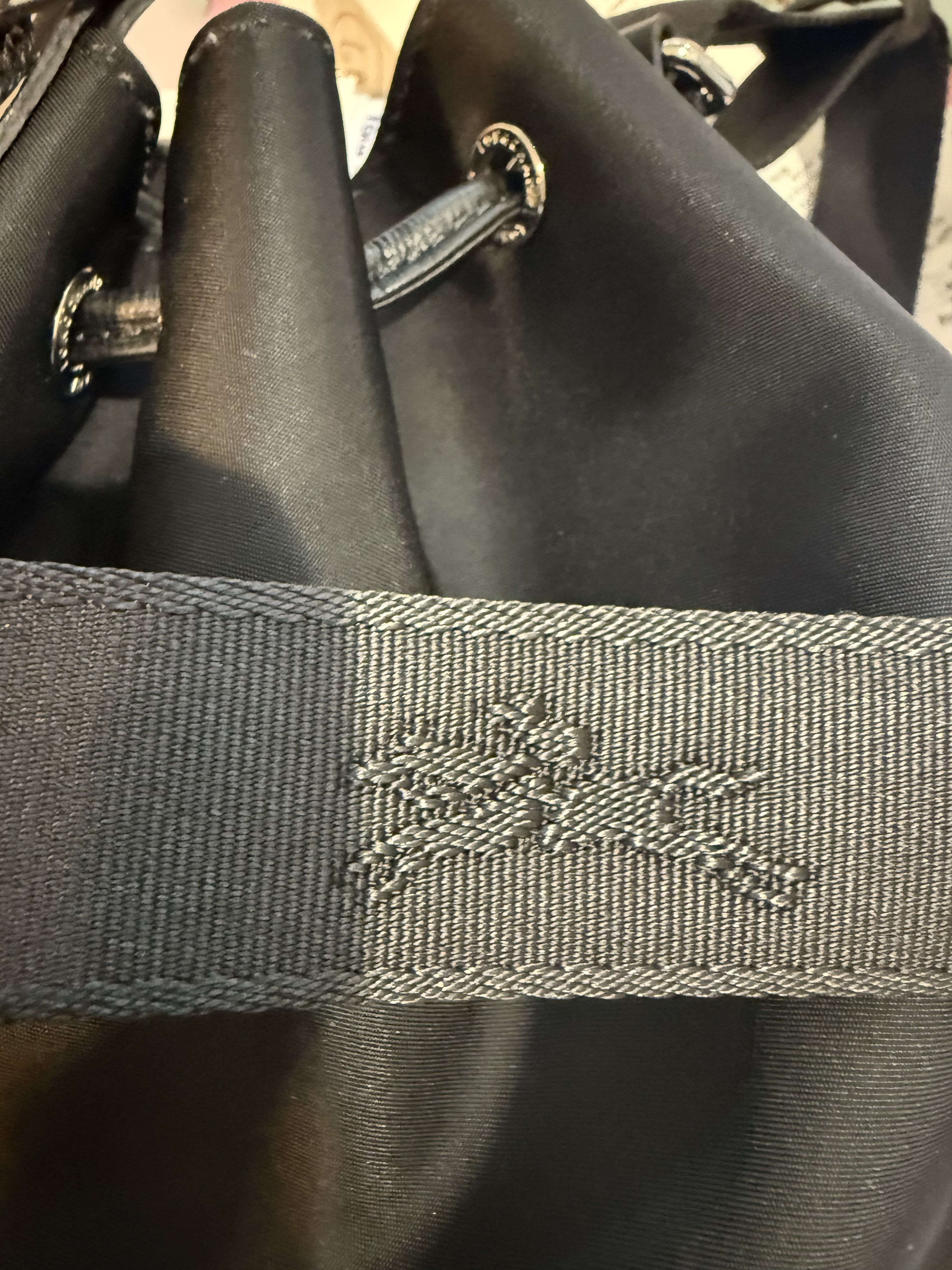 Longchamp Longchamp Le Pliage drawstring Bucket Bag Black nylon EUC Size ONE SIZE - 4 Thumbnail