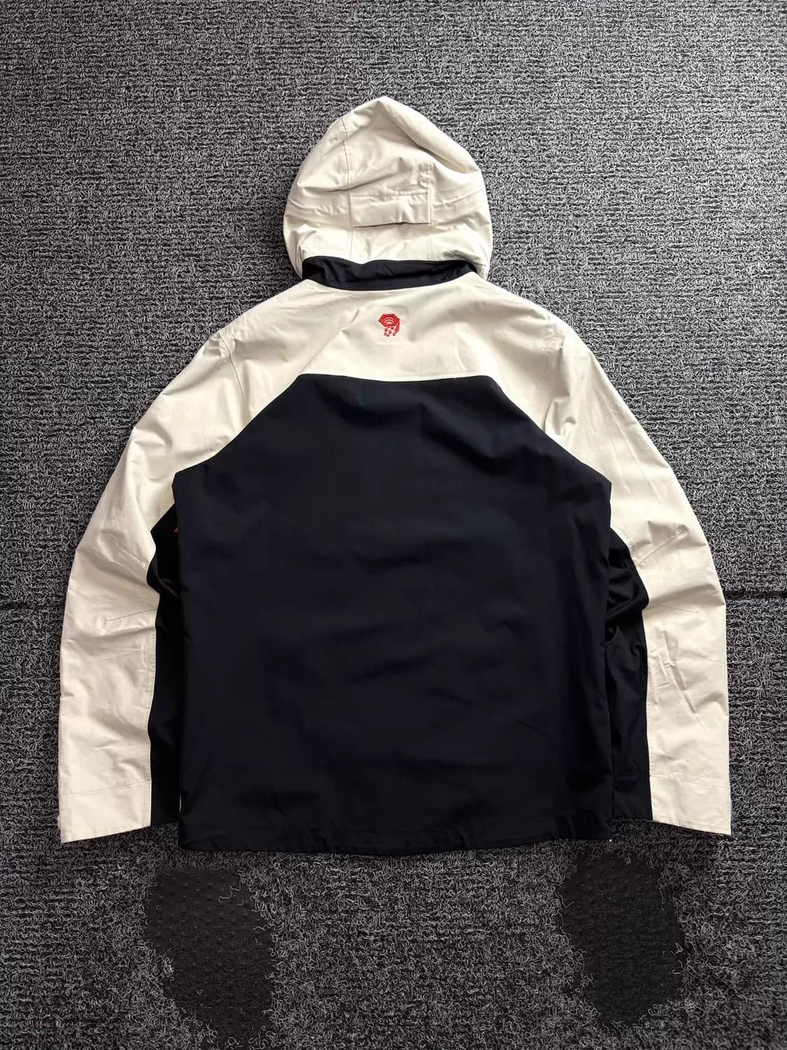 Mountain Hardwear mountain hardwear vintage tech jacket blk/wht/orange Size US S / EU 44-46 / 1 - 6 Thumbnail