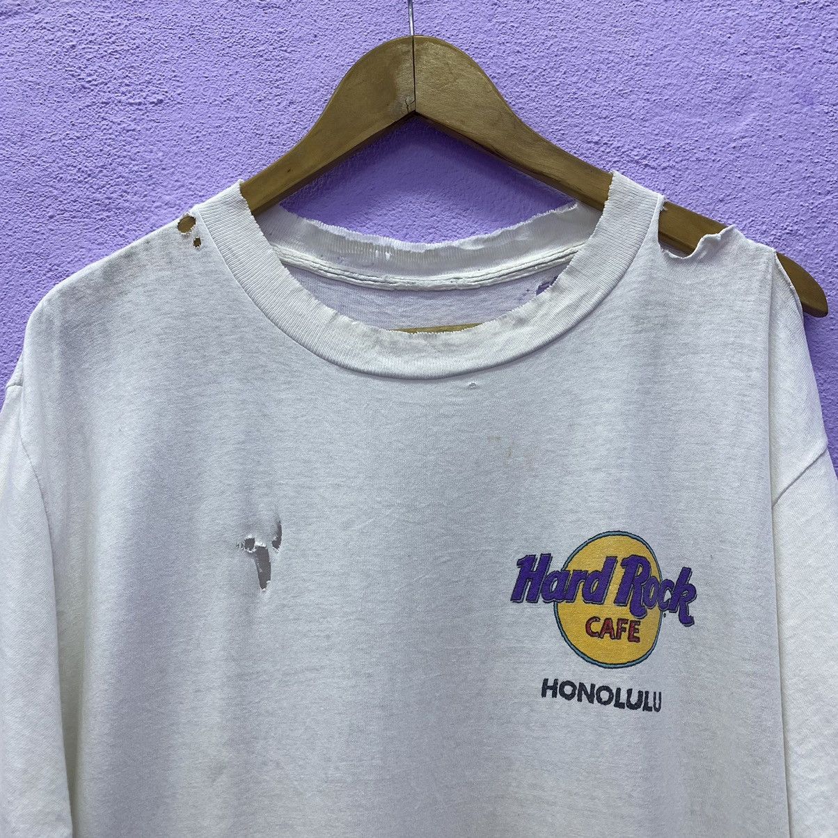 Hard Rock Cafe × Vintage Vintage Hardrock Honolulu Crazy Distressed Tee Size US L / EU 52-54 / 3 - 5 Thumbnail