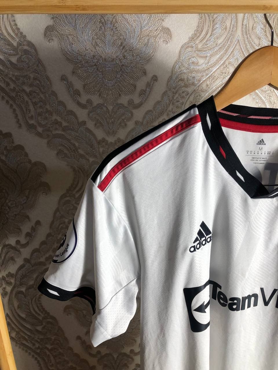 Adidas VINTAGE ADIDAS FC MANCHESTER UNITED ENGLAND SOCCER JERSEY Size US M / EU 48-50 / 2 - 4 Thumbnail