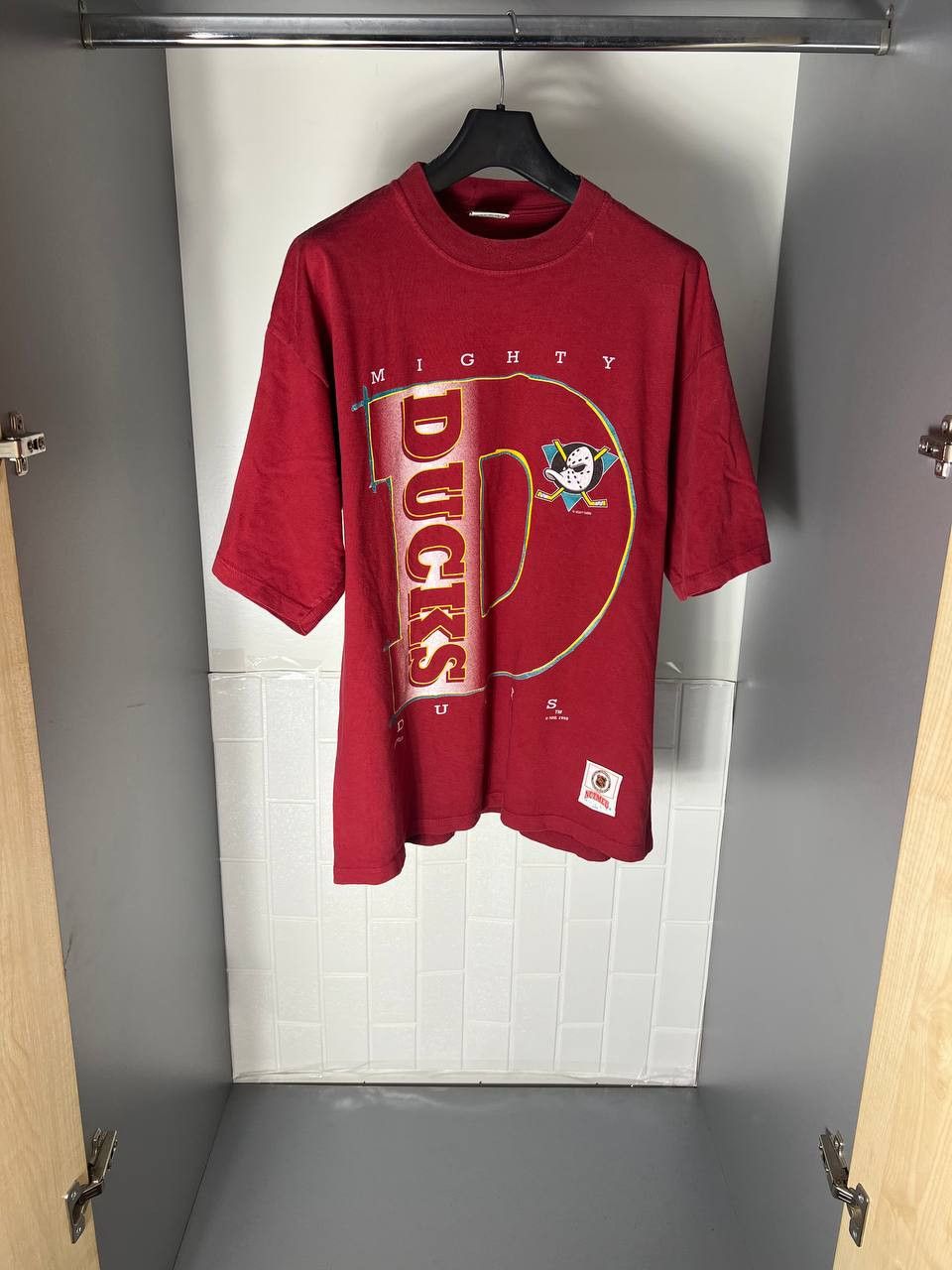 Nutmeg VINTAGE NUTMEG MIGHTY DUCKS 1995 T-SHIRT RETRO HOCKEY Y2K Size US XL / EU 56 / 4 - 2 Thumbnail