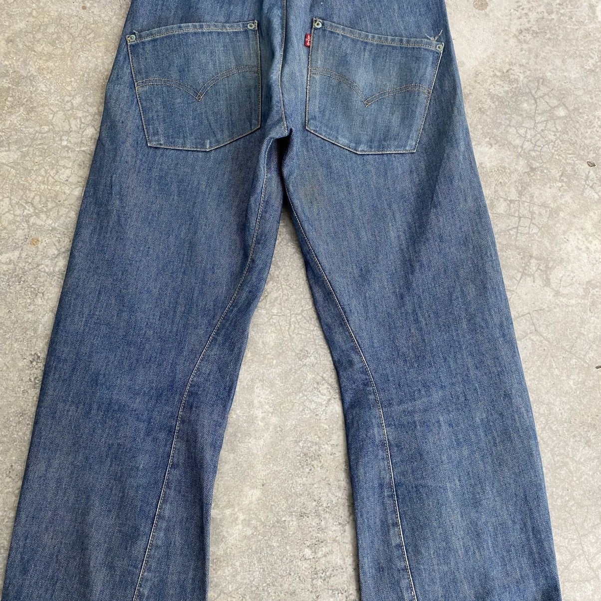 Levi's Vintage Levis Engineered Twisted Leg Relaxed Denim Jeans Size US 33 - 11 Thumbnail