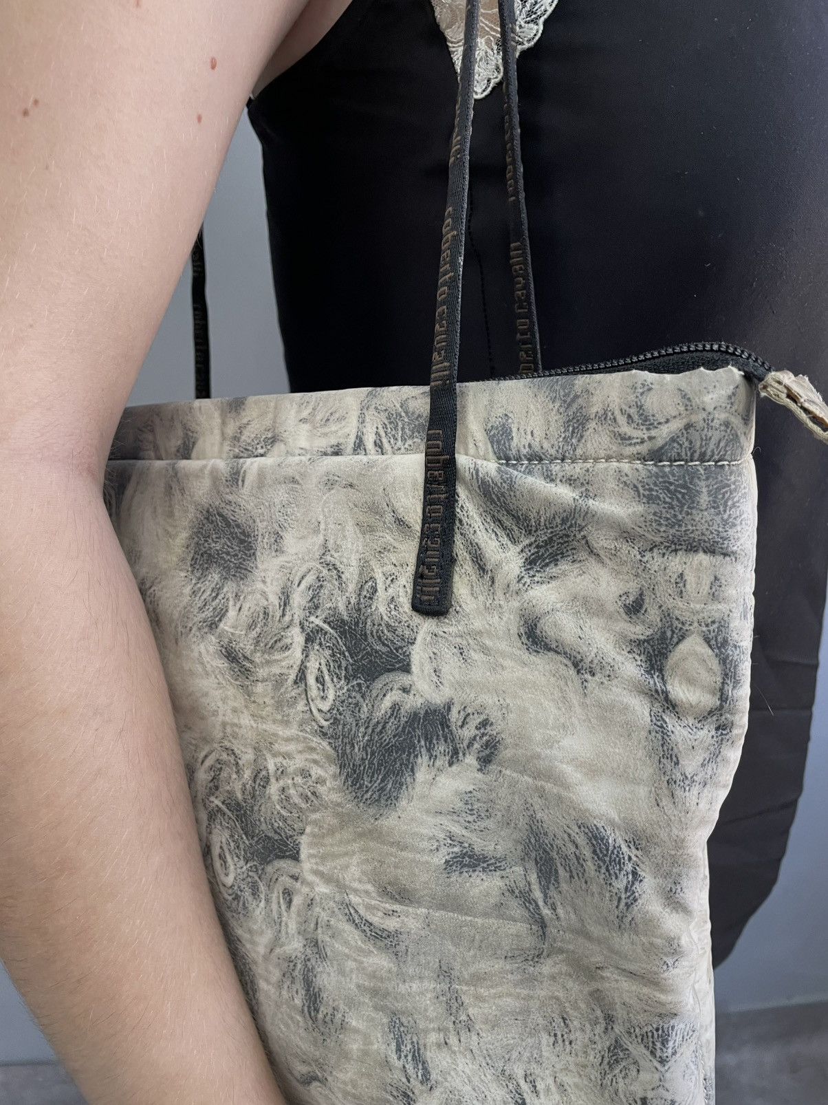 Roberto Cavalli Rare Roberto Cavalli crazy abstract print y2k hand bag Size ONE SIZE - 13 Thumbnail